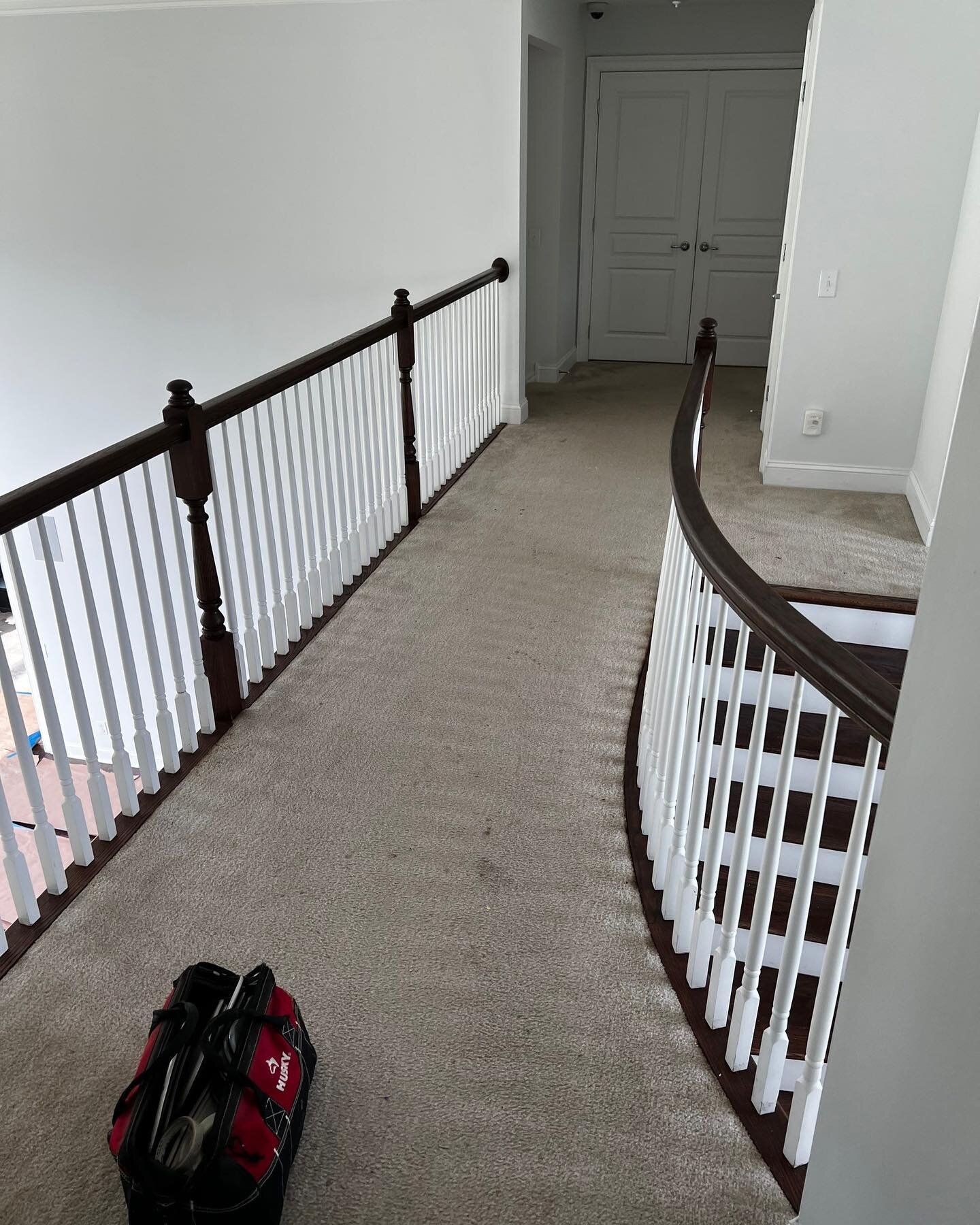 Swipe to see this carpet transform from light ➡️ dark 

Looking for carpet experts you can trust? With 40+ years of experience, we know what works, what won&rsquo;t, and how to prevent common pitfalls. Click the link in our bio to learn more about us