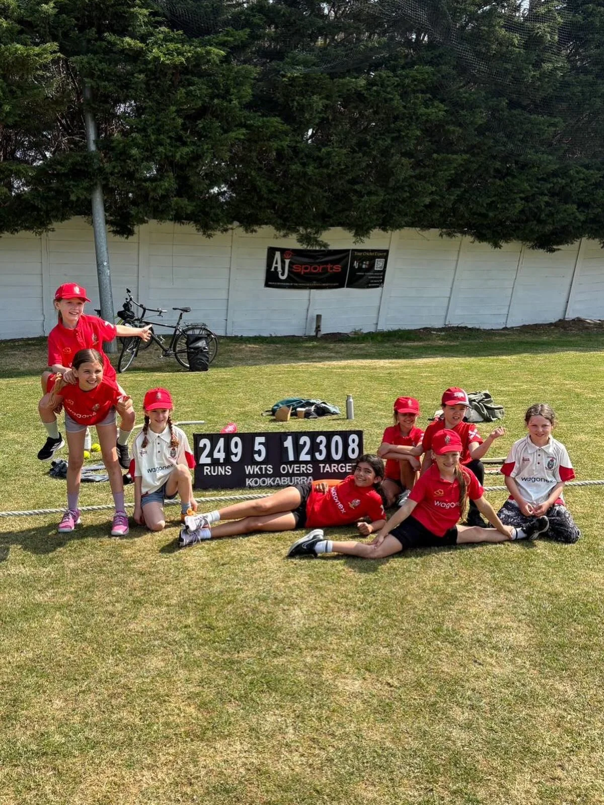 Well done to the whole U10 girls team yesterday, who beat @hornseycricketclub by 307 to 249 runs in a very fun game with some excellent fielding that resulted in four run outs! Setting the standard already 💥#attheheartofhackneycricket