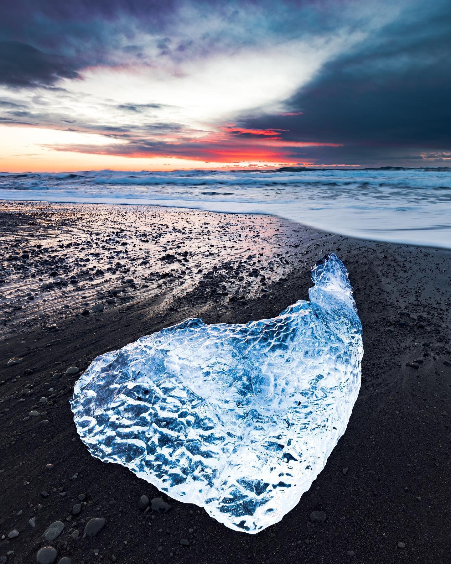 Diamond beach, Iceland 💎🇮🇸🌄

The &ldquo;diamonds&rdquo; on Diamond Beach are caused from chunks of the Vatnaj&ouml;kull Glacier breaking off into the ocean, where waves and sand polishes them before they wash ashore. 

This incredible natural pro