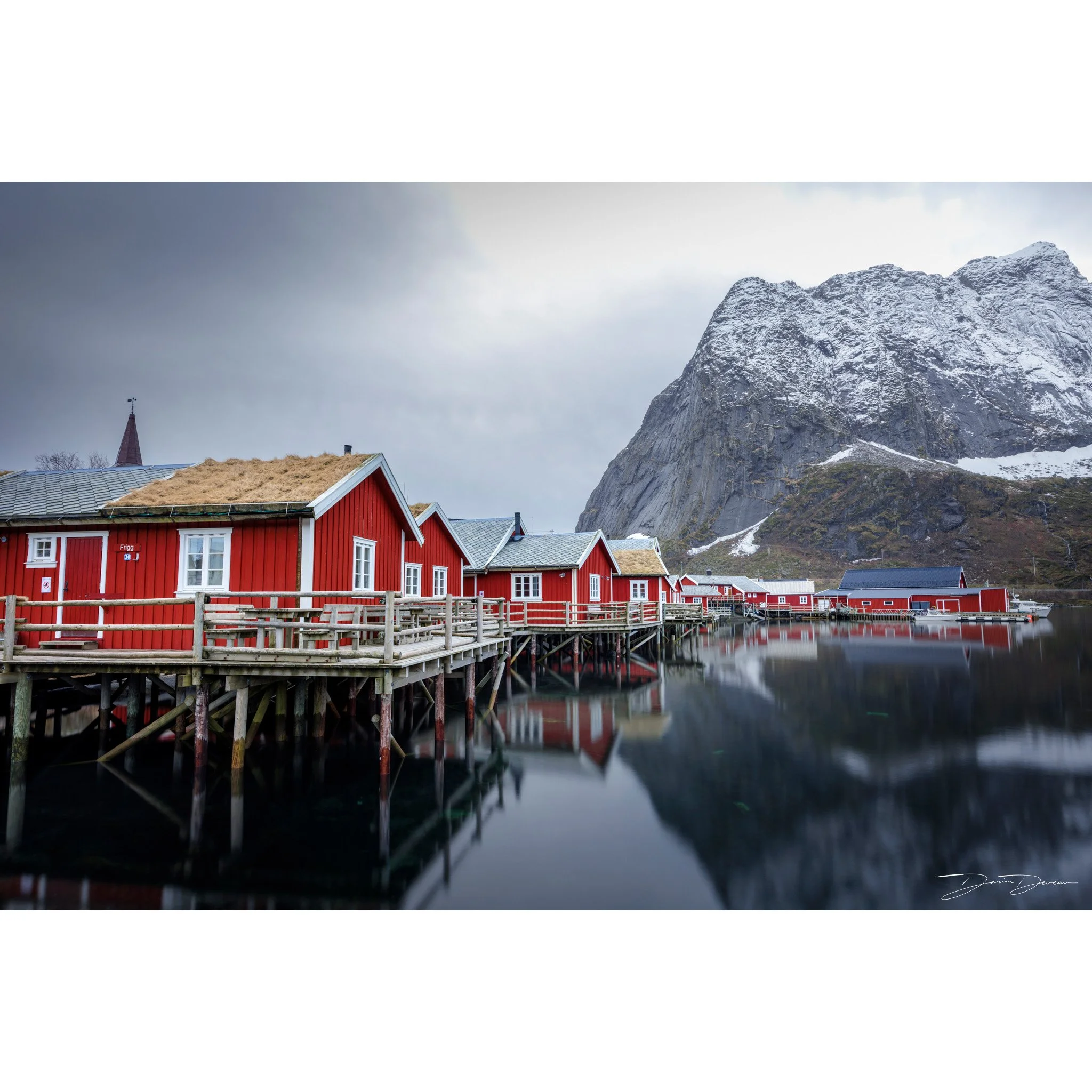 Lofoten Cottages Square.jpg