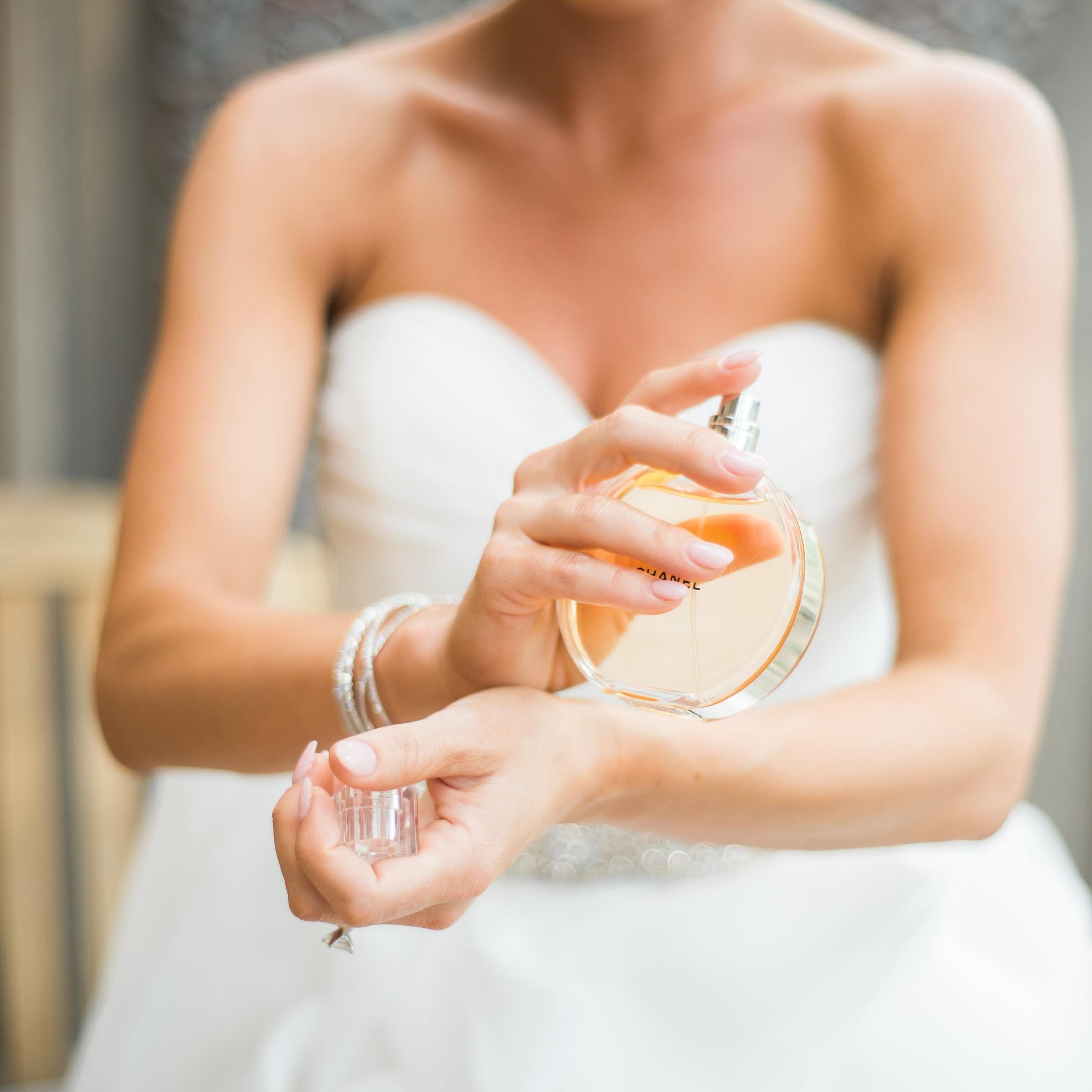 Capturing that last, intimate moment before she says &lsquo;I do&rsquo; 💍✨. Every spritz of perfume, a promise of forever. Brides-to-be, what scent will accompany you down the aisle? Leave a comment or send a direct message to share your wedding day