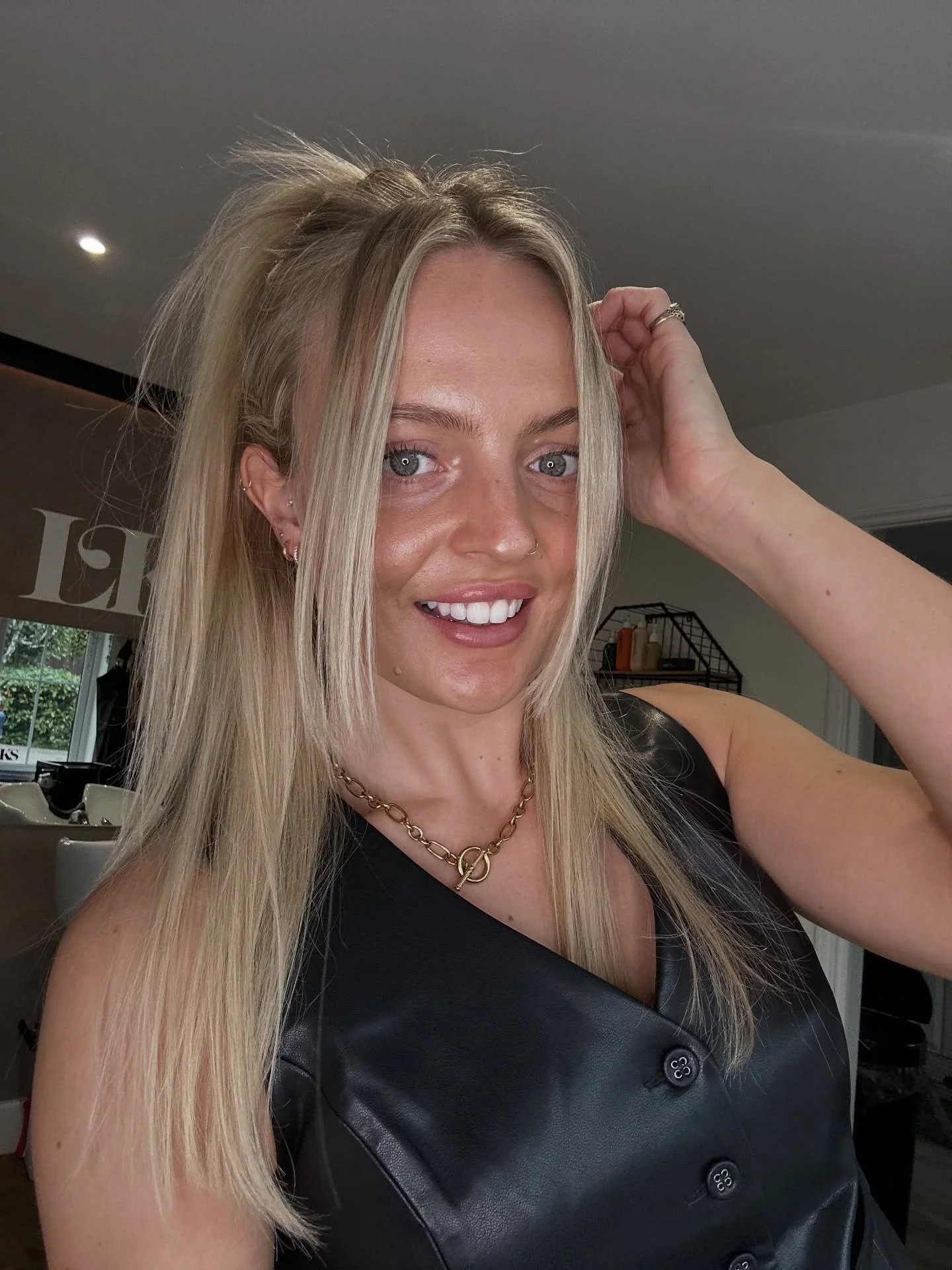 Just a few little stills of this week&rsquo;s looks + my camera filming falling off my mirror @lks.salon 

⚡️☁️