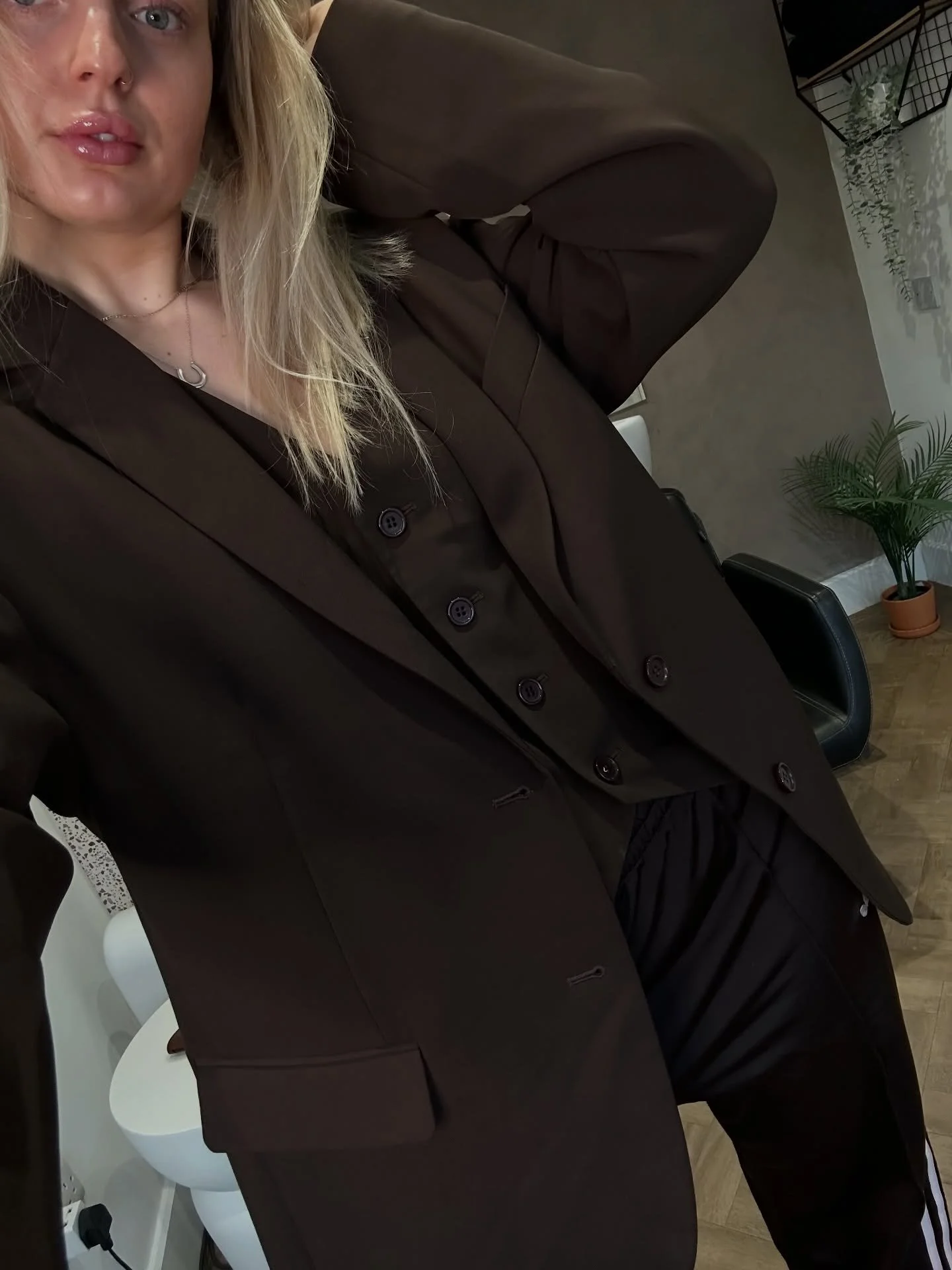 february recapping 🧞&zwj;♀️🧞&zwj;♀️

mostly just days in the salon
creating hair I love
learning more
and finding inspiration everywhere for what&rsquo;s next

very grateful to be doing what I love every day.