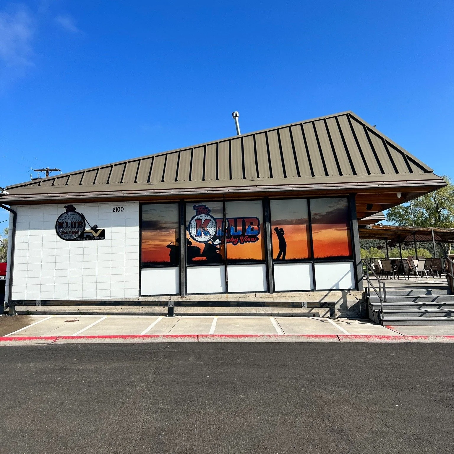 Good food, great views, and friendly faces&mdash;what more could you ask for? 🍽️ You don&rsquo;t have to be a golfer to stop by and enjoy a delicious meal with us!
Whether you're finishing a round or just looking for a relaxing spot to grab a bite, 