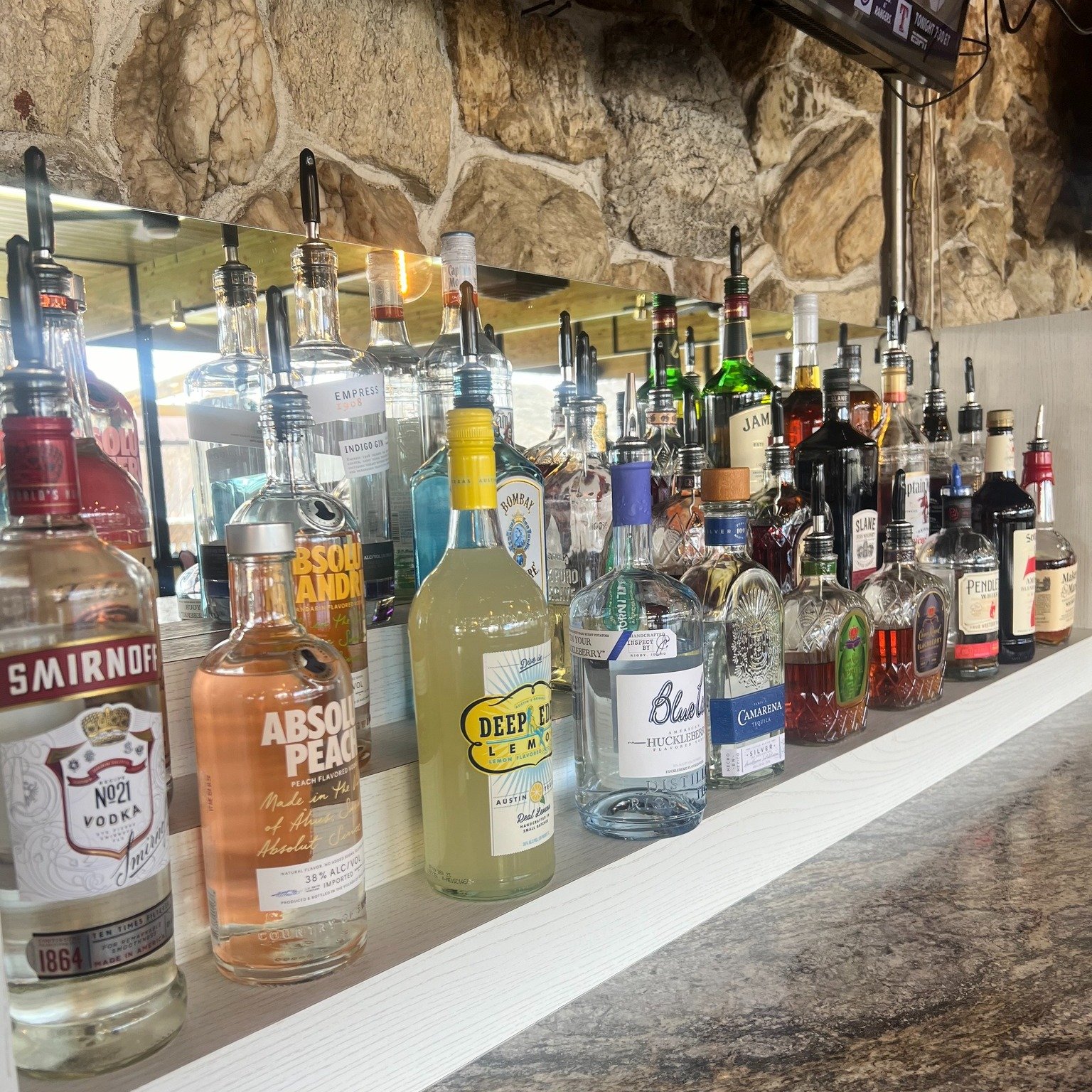 No tee time required&mdash;just good vibes and great drinks. 🥂 Come hang out at the bar at The Klub Ruby View! 

📍 2100 Ruby View Dr, Elko, NV 89801 
 

#theklubelko #foodie #drinkstagram #elkonv #rubyviewgolfclub #KlubVibes #theklub