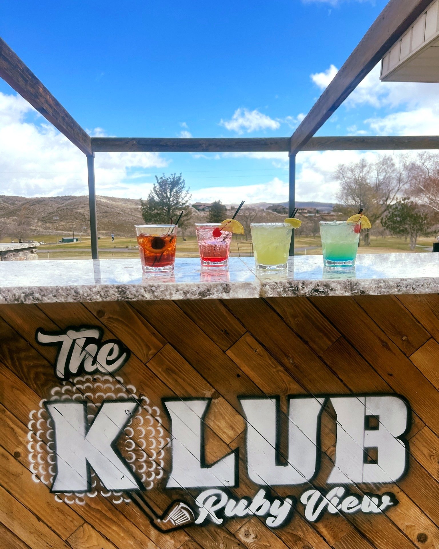 Sips with a view just hit different at The Klub Ruby View. 🌞🍸 Enjoy refreshing drinks while taking in the beautiful greens. Come see us and treat yourself today!

📍 2100 Ruby View Dr. | Elko, NV

🌐 Visit us online: www.theklubelko.com

⏰ Open eve
