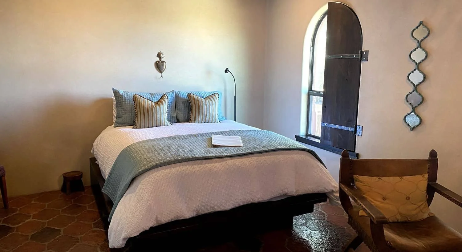 Zen 1 |  Poolside Suite