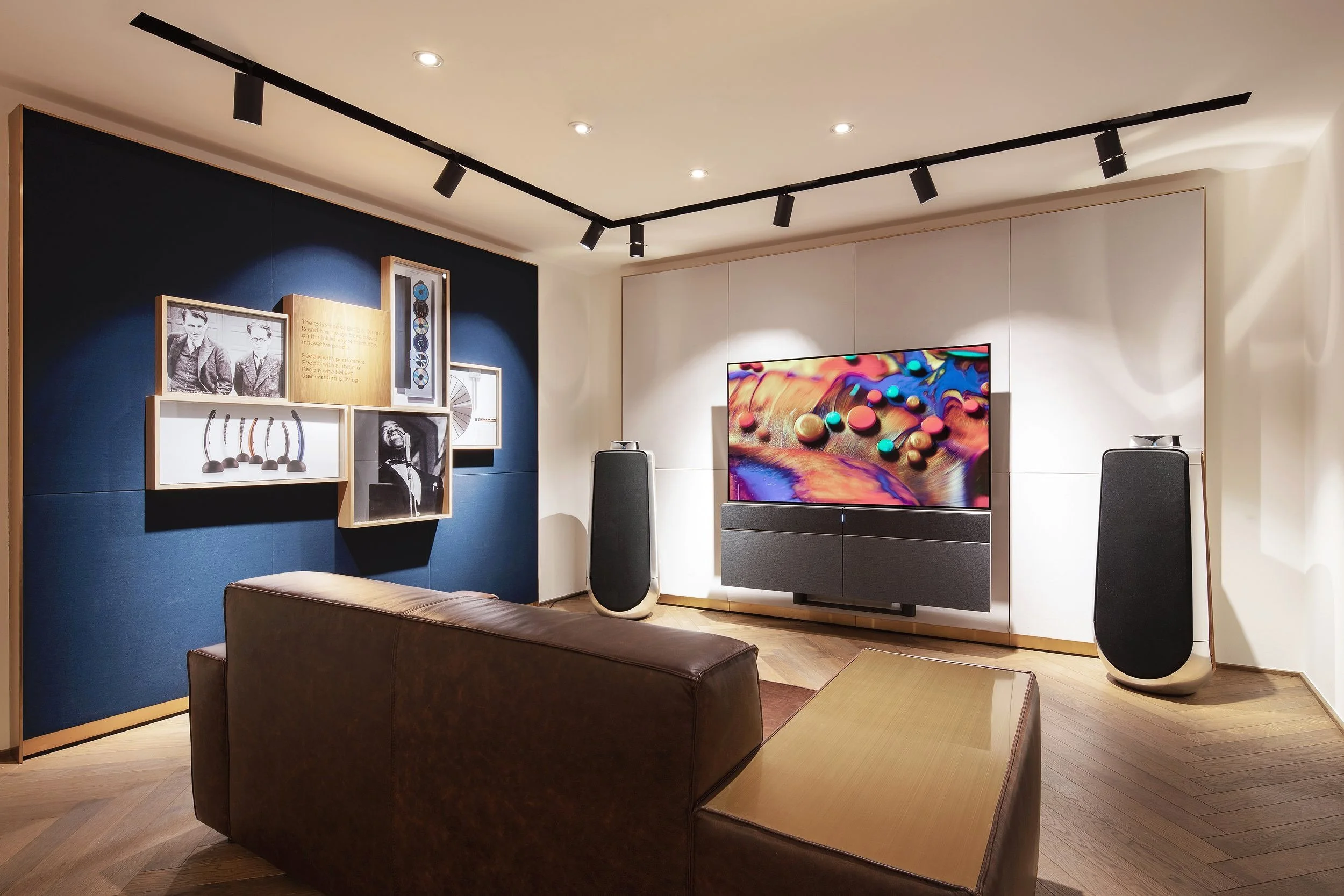 bang und olufsen b&o hamburg hannover Rocca Photography Architecture Architektur Retail Gastronomie Hotel Accomodation Fotograf Düsseldorf Deutschland Germany Photographer Minimalism Interieur Design Interieurdesign Restaurant Retaildesign Marketing
