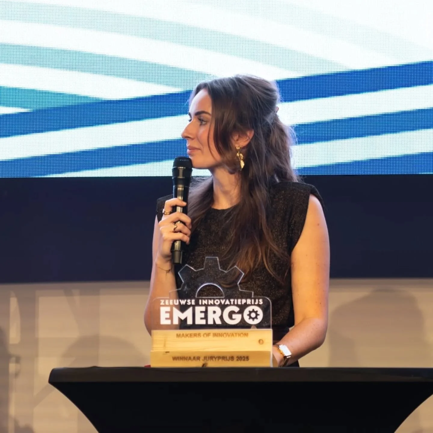 Een groot feest in de Zeelandhallen gisteren tijdens de uitreiking van de Zeeuwse Innovatieprijs Emergo. Namens @provinciezeeland mocht ik de presentatie van de avond verzorgen. Vijf genomineerden, &eacute;&eacute;n winnaar. Van harte gefeliciteerd C