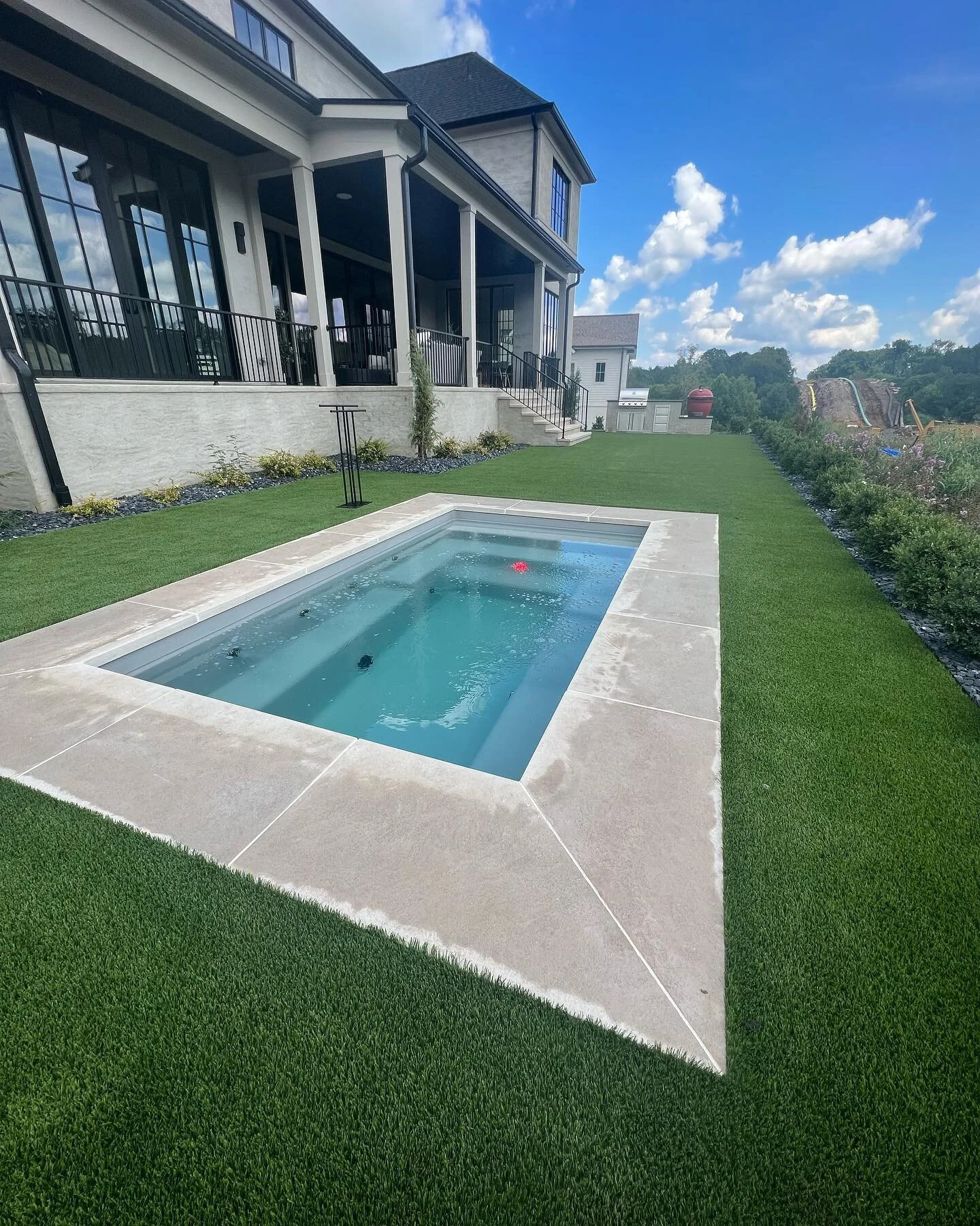 An Inground spa is a great investment that can be used 365 days a year. Heated🔥10+ jets💦 Color changing LED💡Controlled via 📱