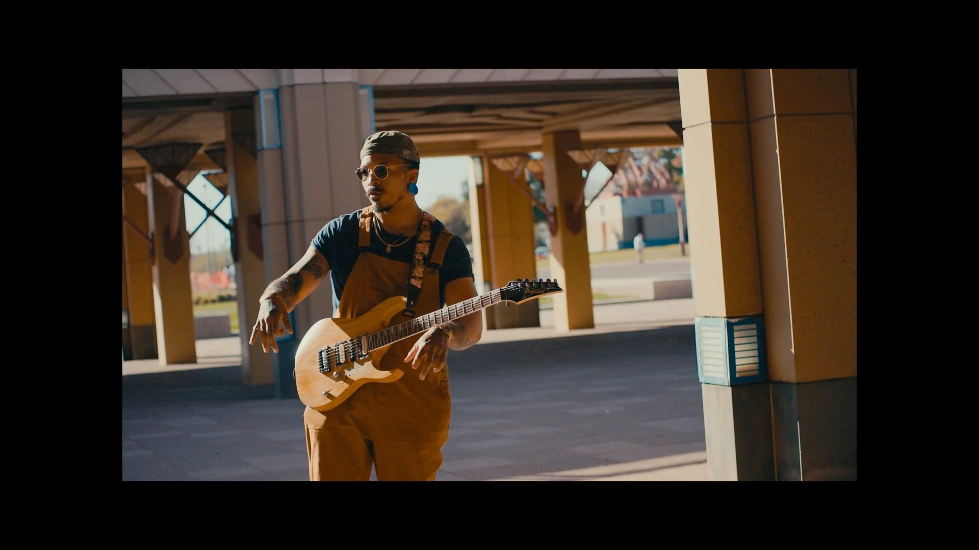 Timeline 1_01_01_59_23.jpg