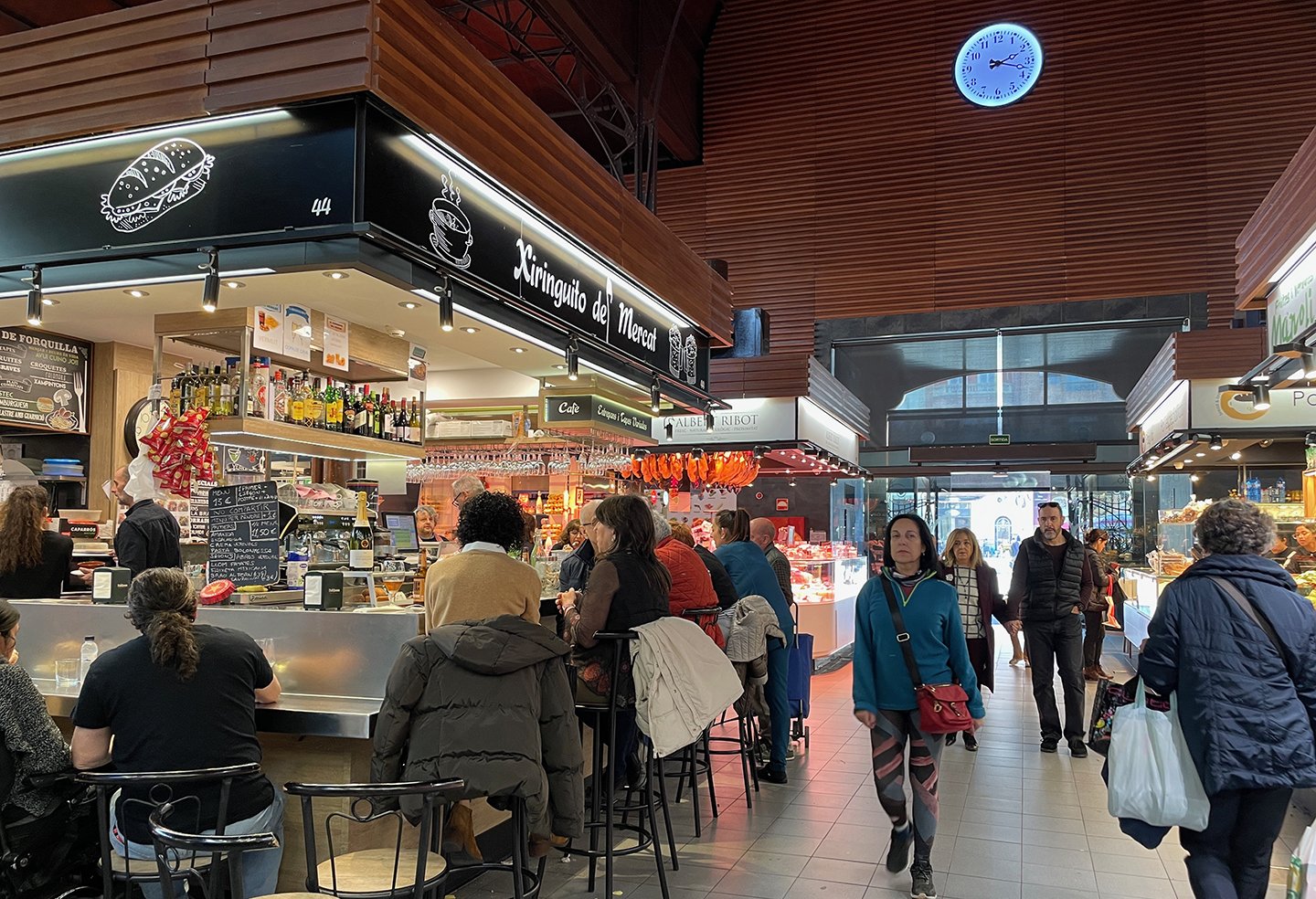 We had lunch from this market bar