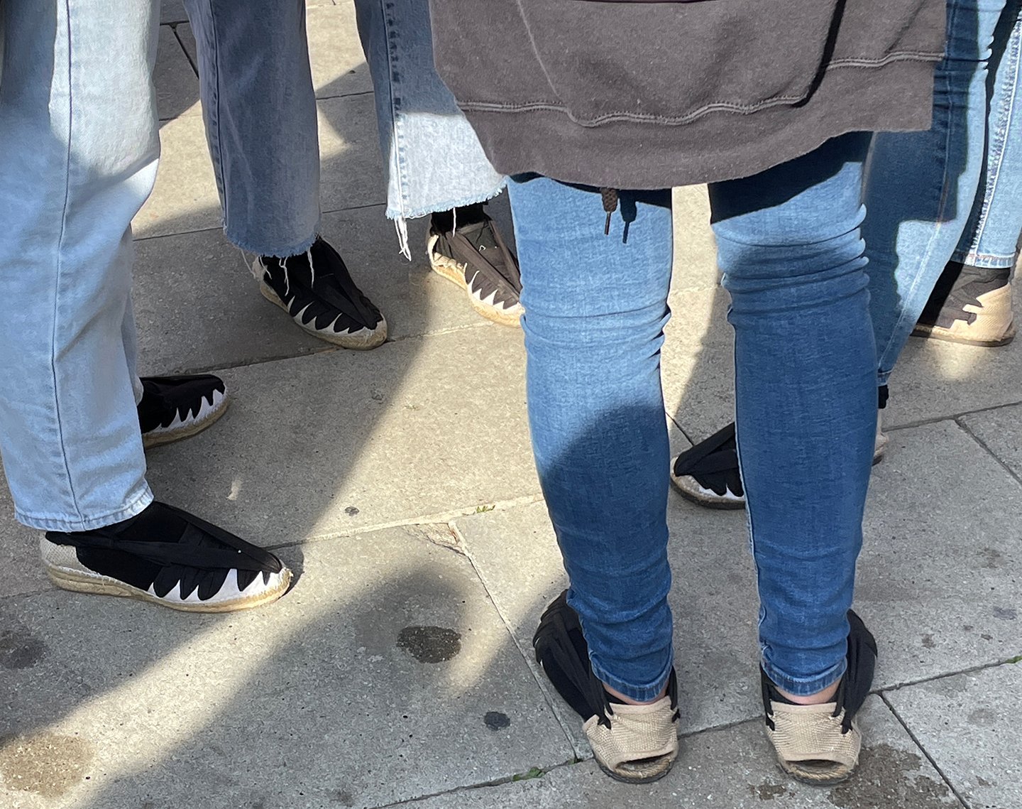 Espadrilles on feet of musicians…