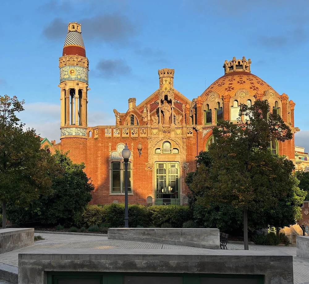 Sunset light on the buildings of San Pau…