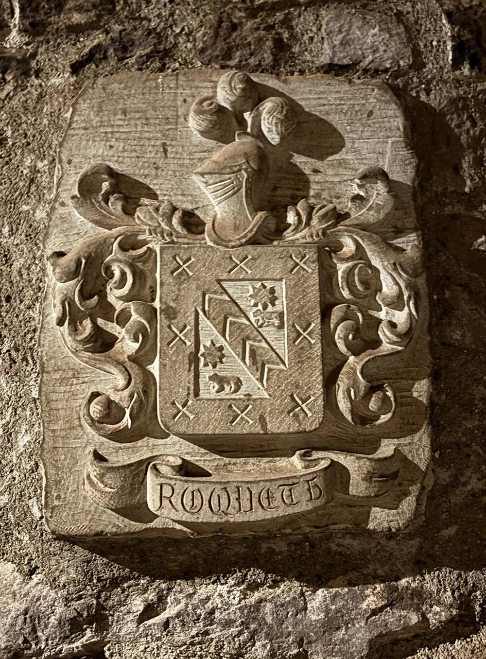 The Roqueta's family crest.