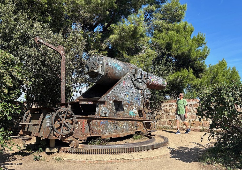 Outside the castle/museum.