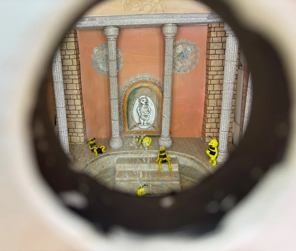 Funny little dioramas— with bees!