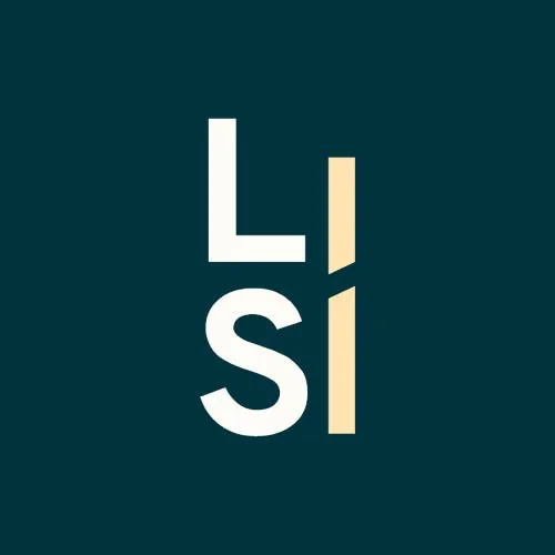 Kurzform Logo Lena Stelzenmüller auf dunklem Hintergrund