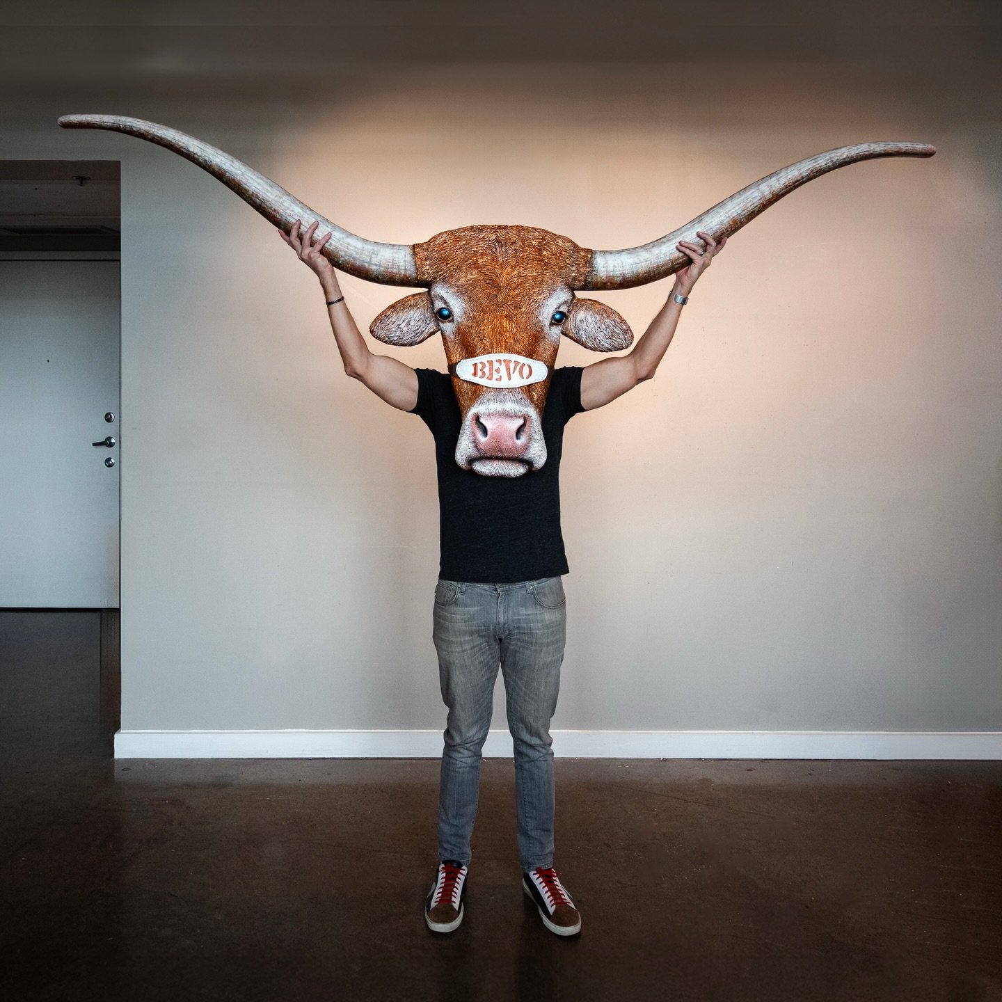 Longhorn (recent commission)
96 x 40 x 4 mixed media
📸 @kimberley_kanode 

#privatecollection #art #sculpture #cattle #bevo #painting #commission #artgallery #artmuseum #artdealer #artcurator #picoftheday #burntorange #hookem #cfp #texas #love #fami