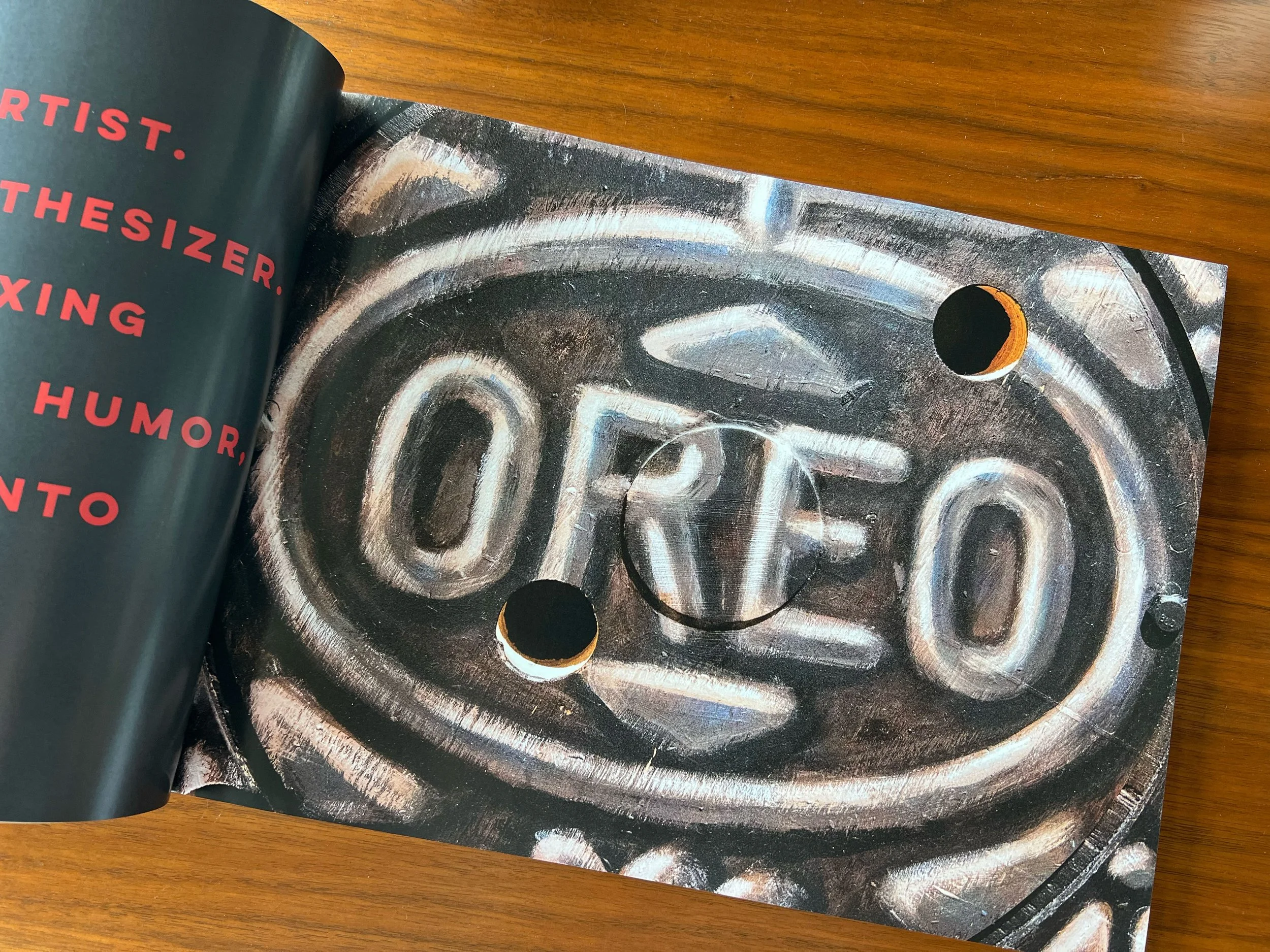 GIANTBOOK_Oreo.jpg