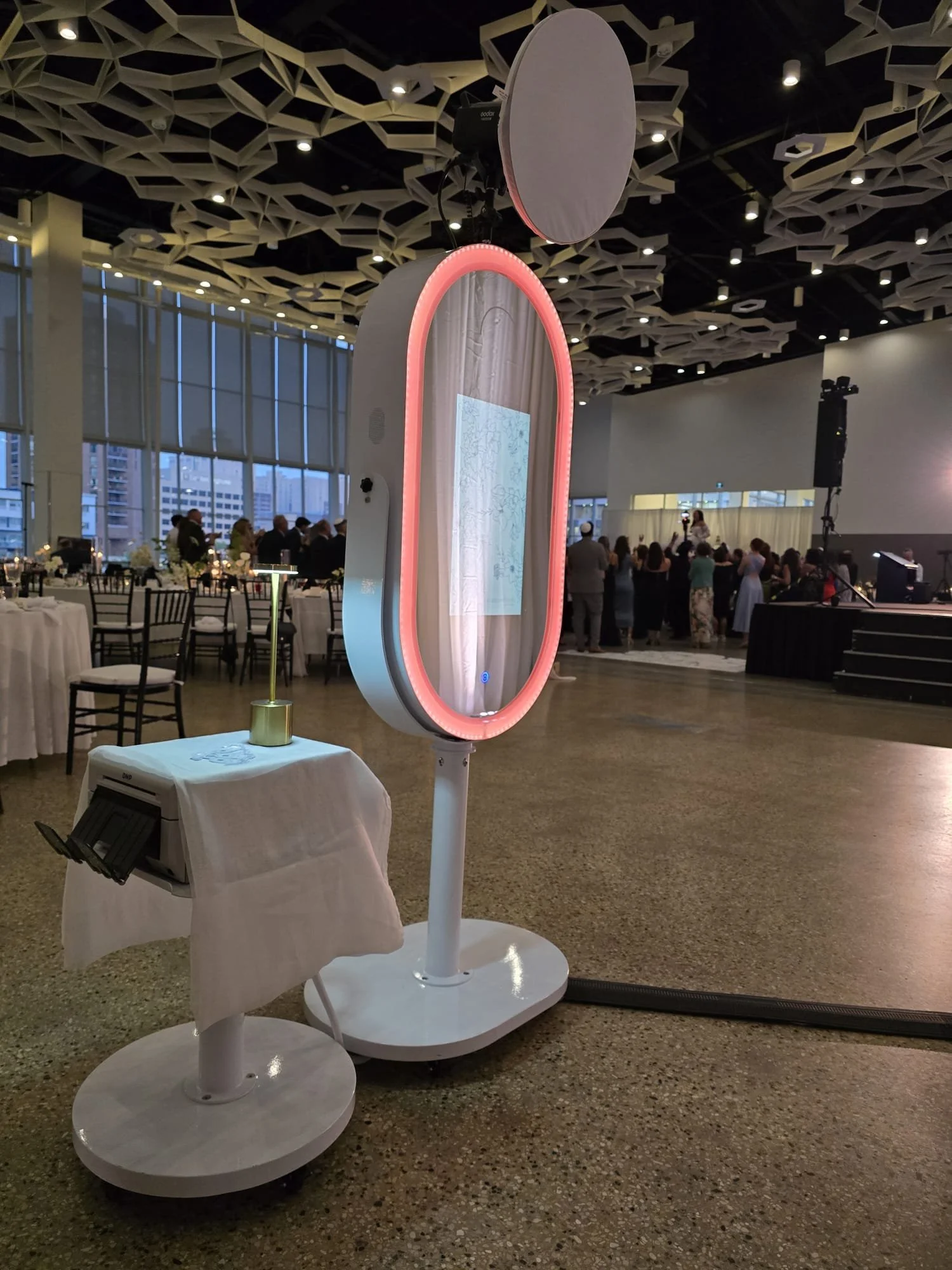 What to Look for When Hiring a Photo Booth for Your Wedding or Event