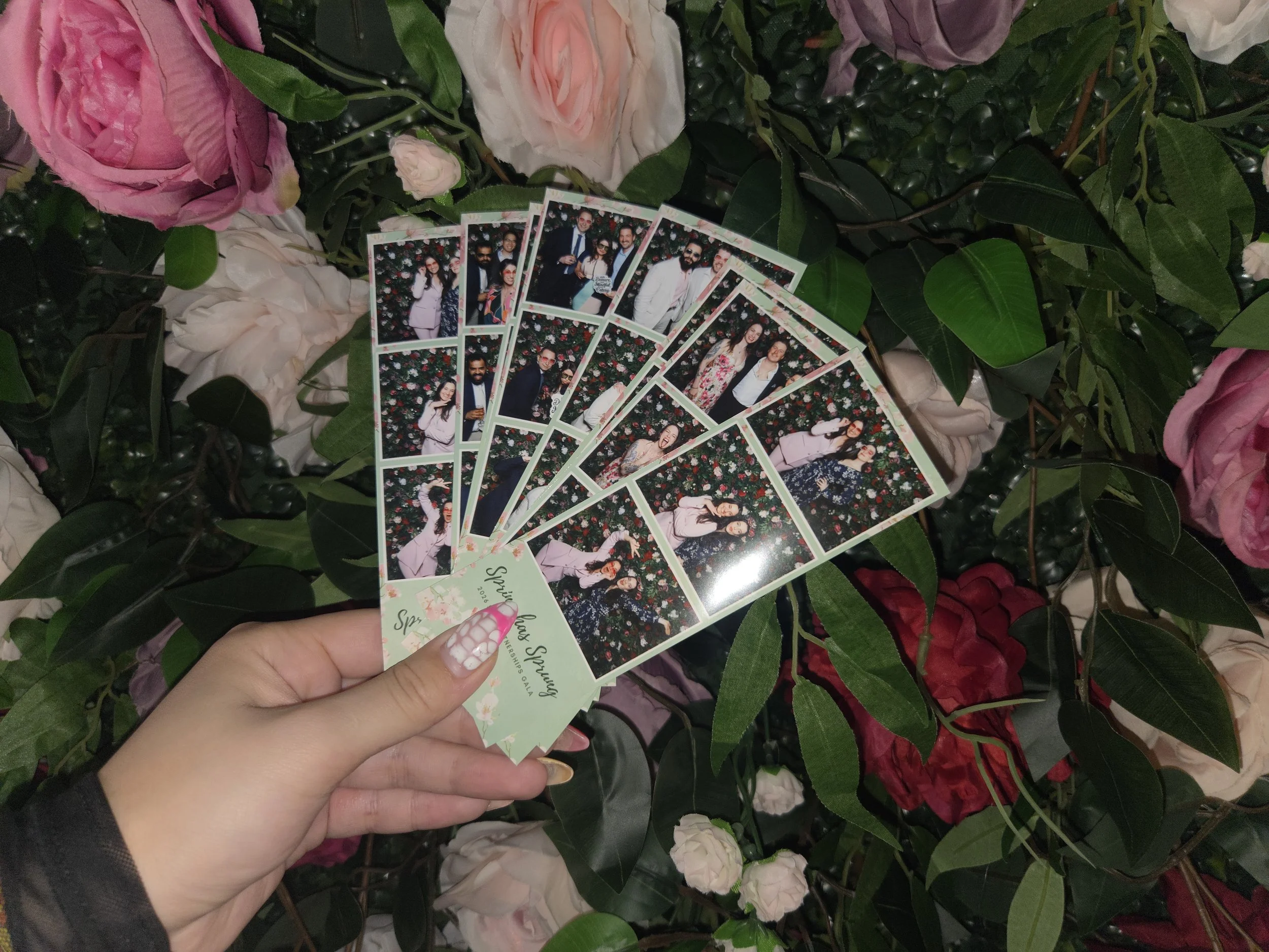 Photo Booth Prints and Digital Sharing: Why the Best Booths Offer Both