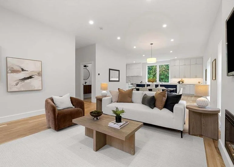 A refined new construction residence in one of West Medford&rsquo;s most desirable neighborhoods.

77 Wolcott offers 4,177 sq. ft. of beautifully finished living area on a generous wooded lot, with 5 bedrooms, 4.5 baths, 10-foot ceilings, oversized p