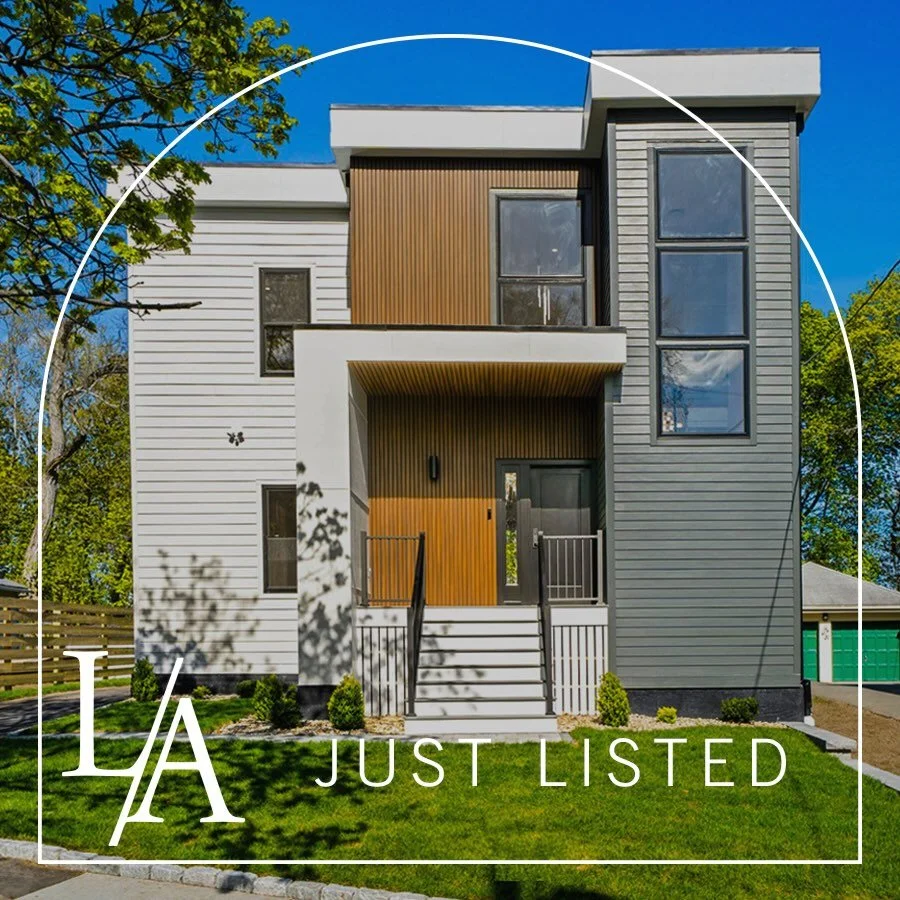 Just Listed 🔑

New construction contemporary home offering 4,177 square feet of finished living space across three levels. Designed with clean architectural lines, oversized windows and a focus on light, scale and function. 

📍77 Wolcott Street, Me