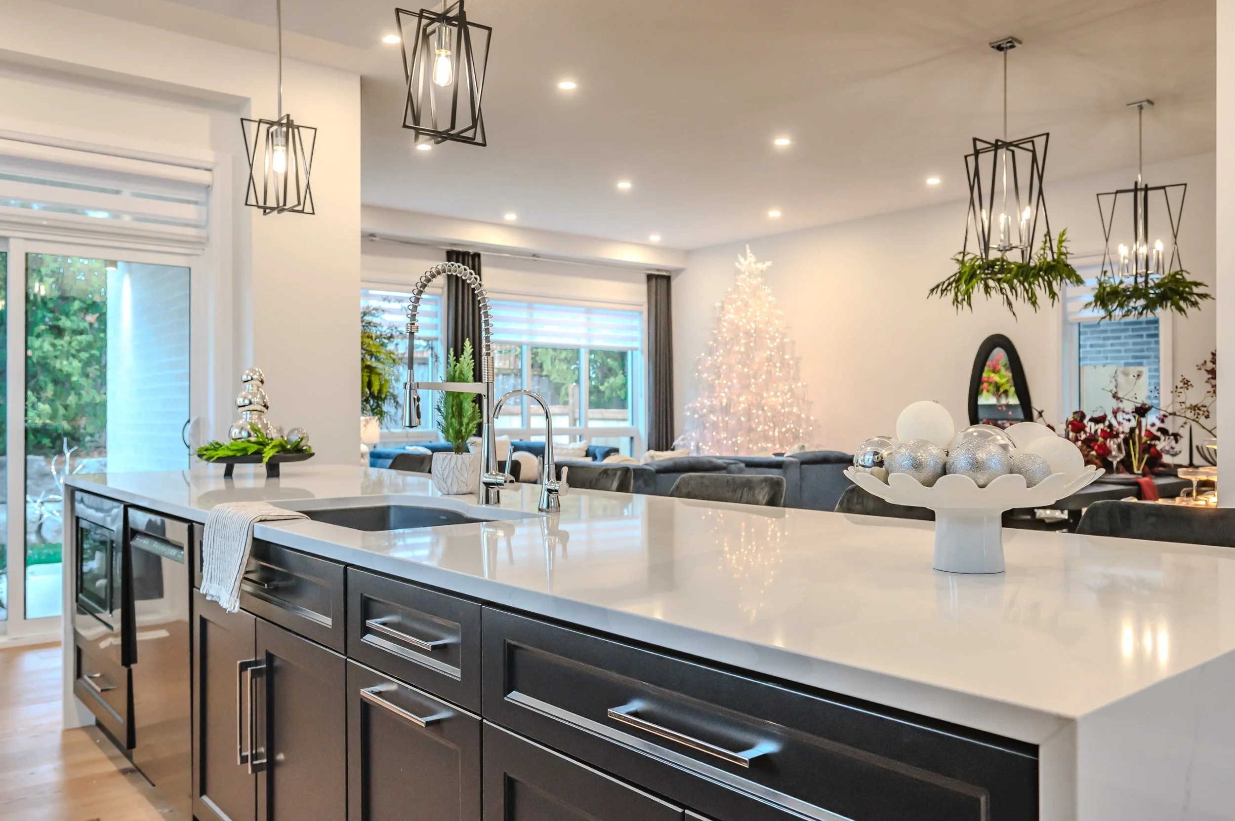 2 Nicholas Way_Guelph-17.jpg