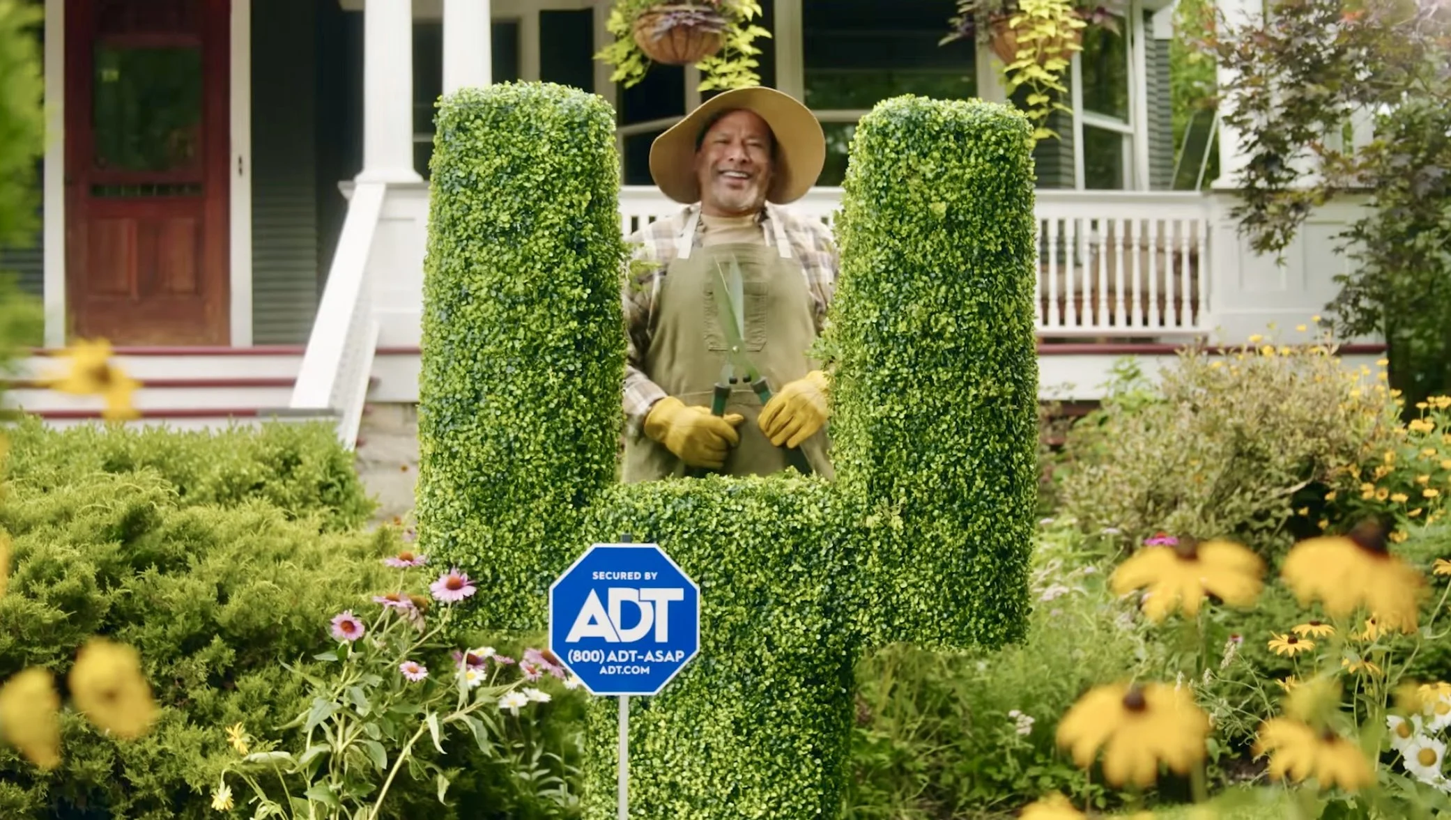 ADT x NFL8.jpg