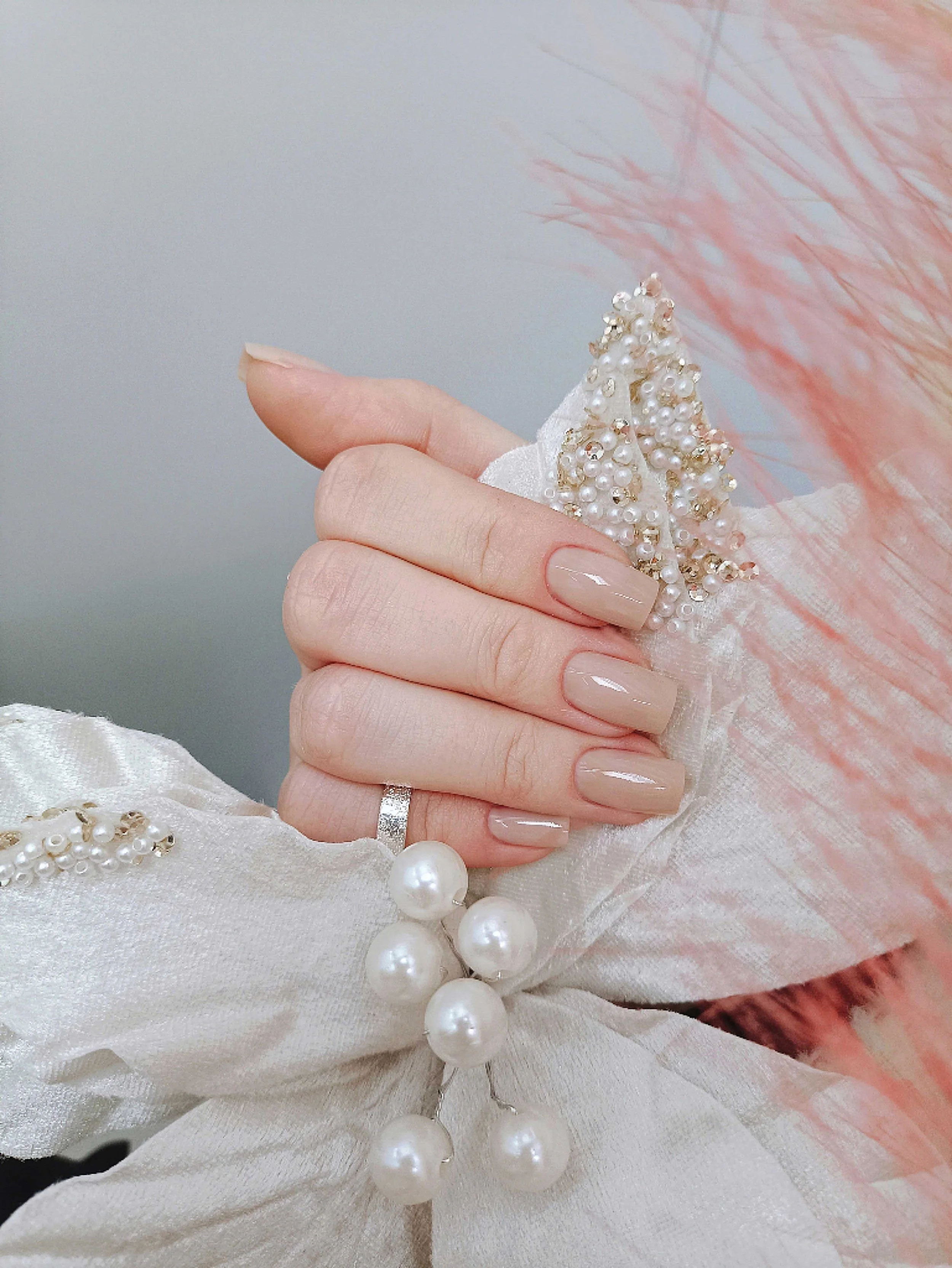 Thin Nails or Chunky Acrylics? Why European Dual Form Gel Extensions Are a Total Game-Changer