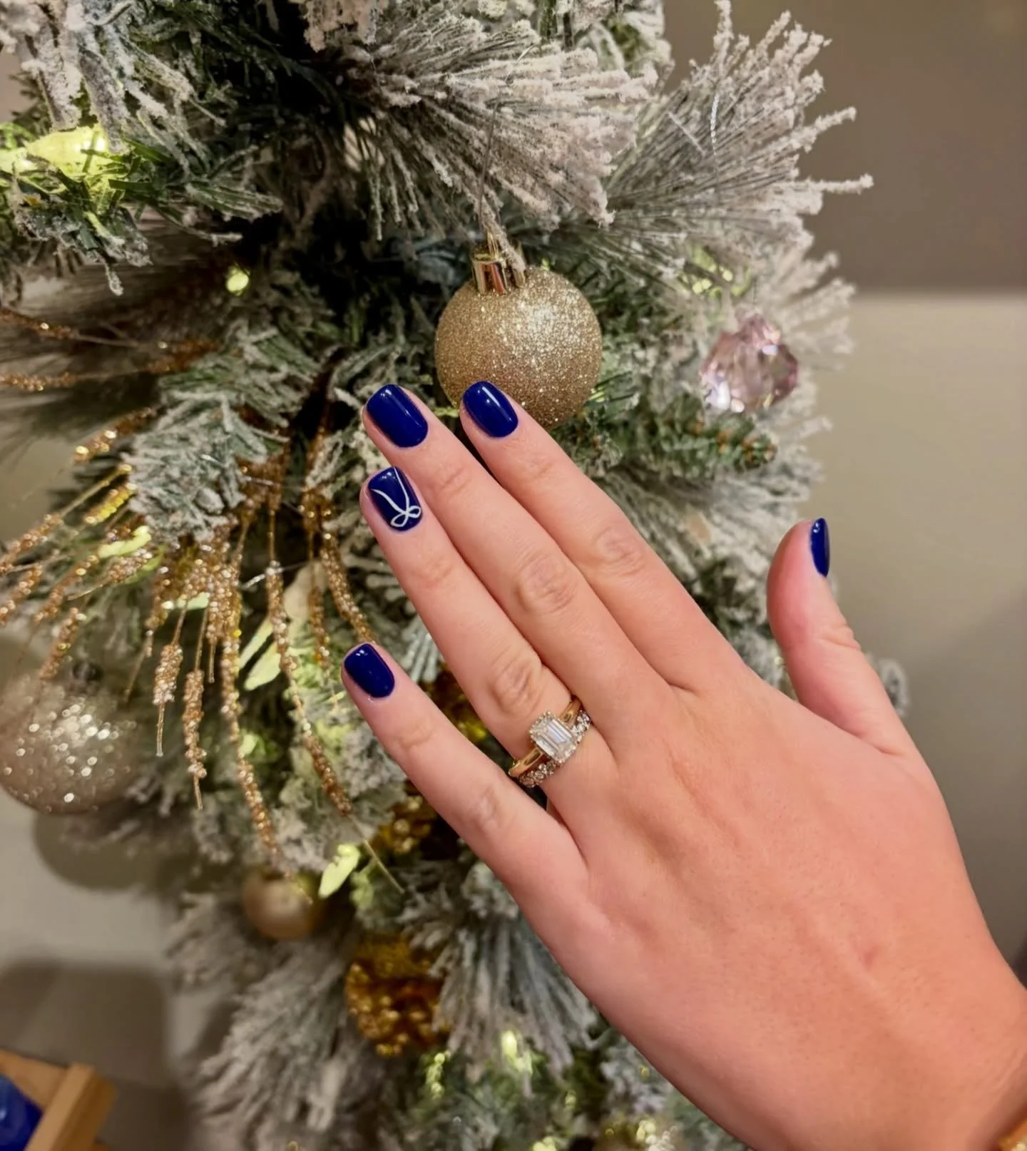 We&rsquo;ll have a blue Christmas without YOU 💙🎄🎅🎀

#diamondnailco #nailsnailsnails #mandevillenailtech #christmasnails #christmasnailart