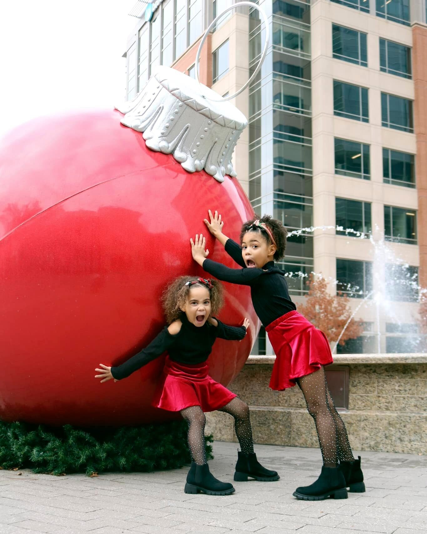 Happy Holidays! How cute are @avajanelle_alirose by our giant red ornament? 🎄✨❤️ Tag us in all your holiday photos for a chance to win a gift card to a #LegacyNorth business of your choosing! 🎁📸 

&bull;
&bull;
&bull;
&bull;
&bull;
#legacynorth #s