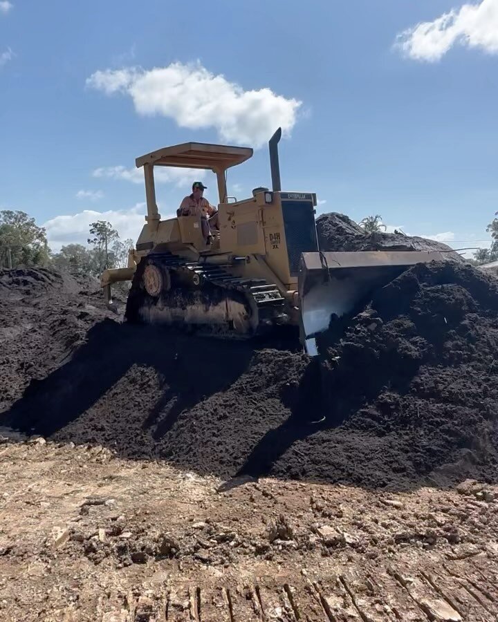 Giving @fieldingearthmoving a  helping hand 🤝 on a subdivision they are currently working on