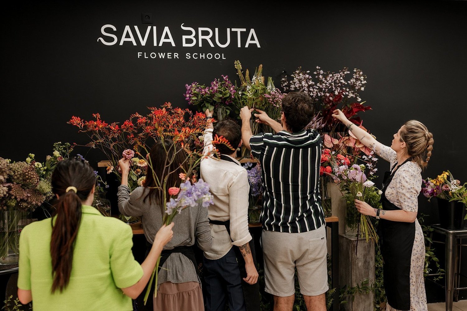 Interior de la escuela Savia Bruta Flower School