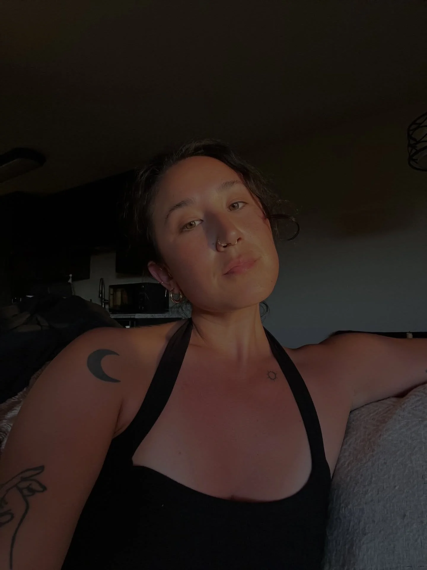 STORY TIME - BEAUTY STANDARDS✨

I recently stopped getting eyelash extensions after continuously getting them non-stop for the last 4 years and before that I would get them periodically since 2017. 

And I only just started wearing my hair in its nat