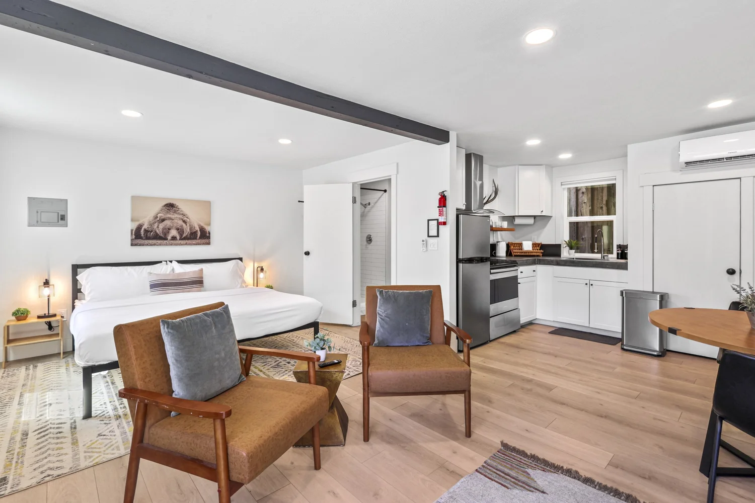 Cabin 7 Cabin Rentals in Mount Shasta, CA Basecamp Lodge