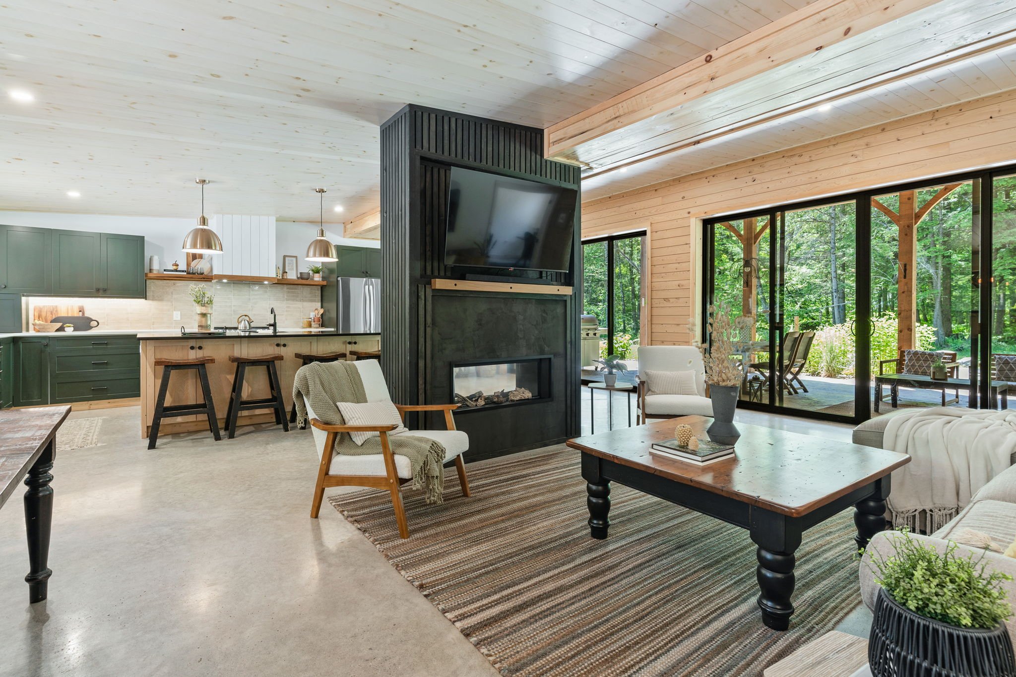 31-web-or-mls-1592 Buckslide Road, Algonquin Highlands Interior-5.jpg