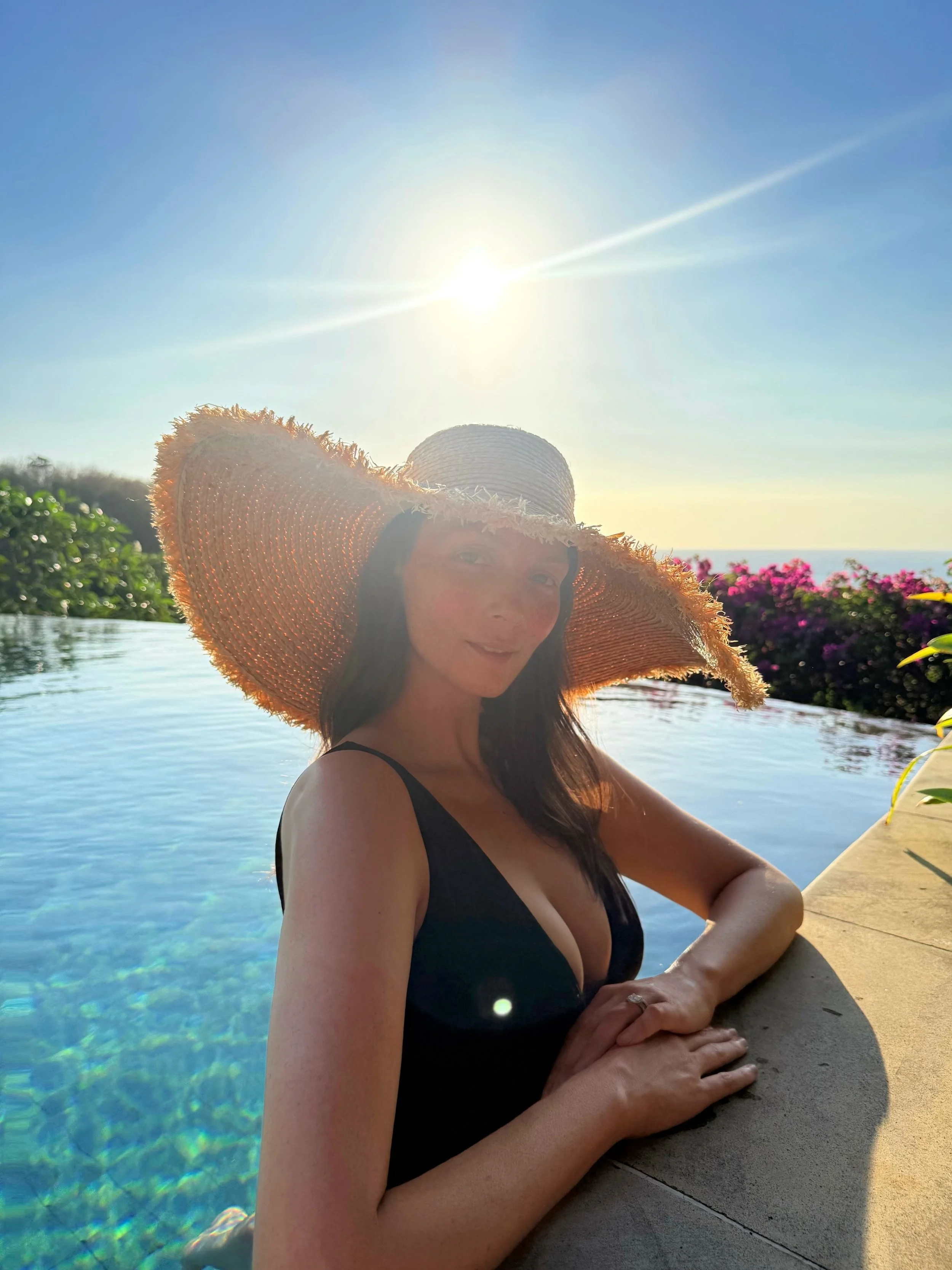 Couldn&rsquo;t be happier ☀️🥰🥂
