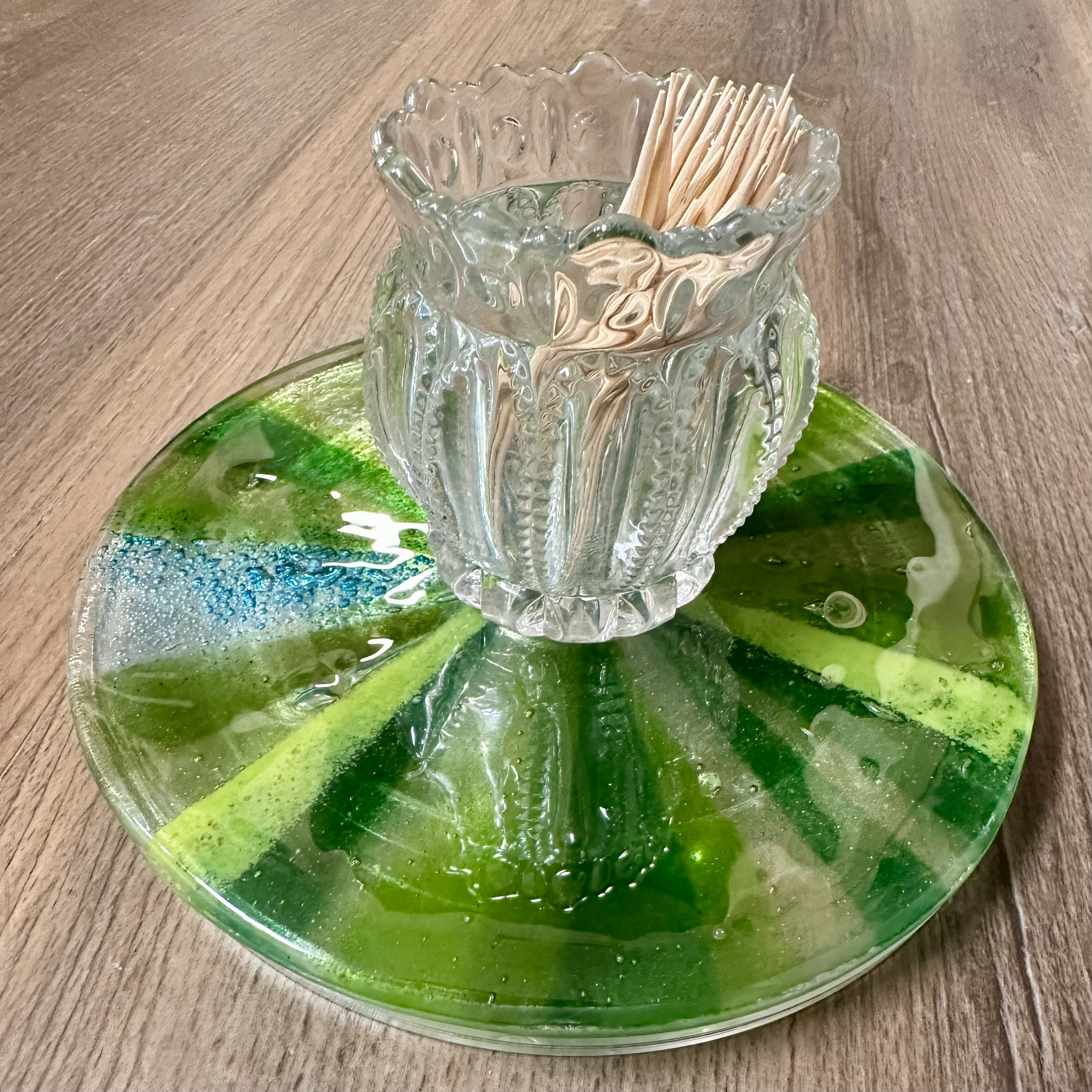 Mini Lazy Susan (11” Large $152 - 6” Small $55) Est 1-3hrs
Join me for a fun project! Let’s create a 6” Mini Lazy Susan. Choose to sift glass powders like my lily pad design, feel free to add paint and stencils to this technique (this takes the least