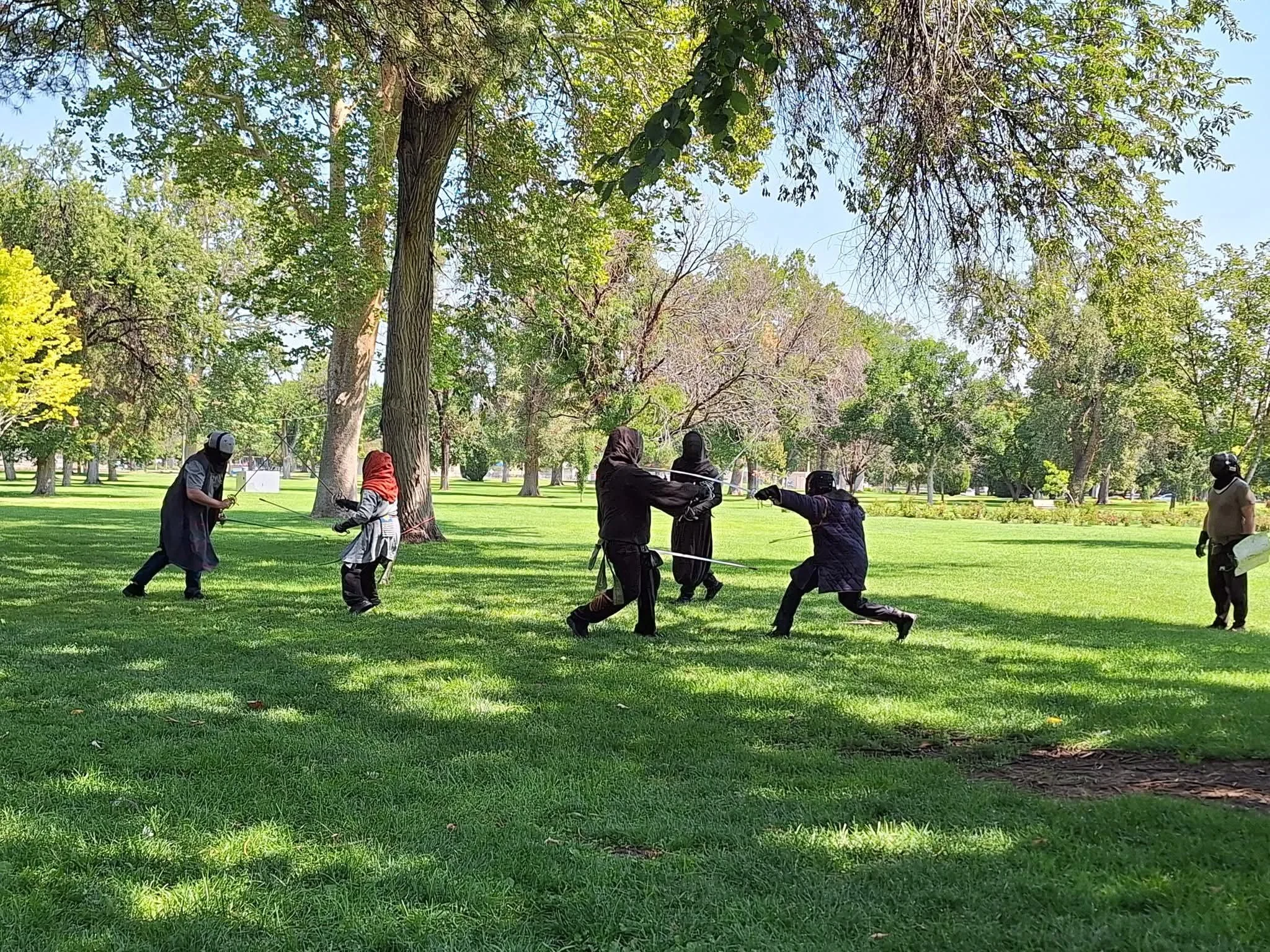 Rachel Niemet swordfighting 1.jpg