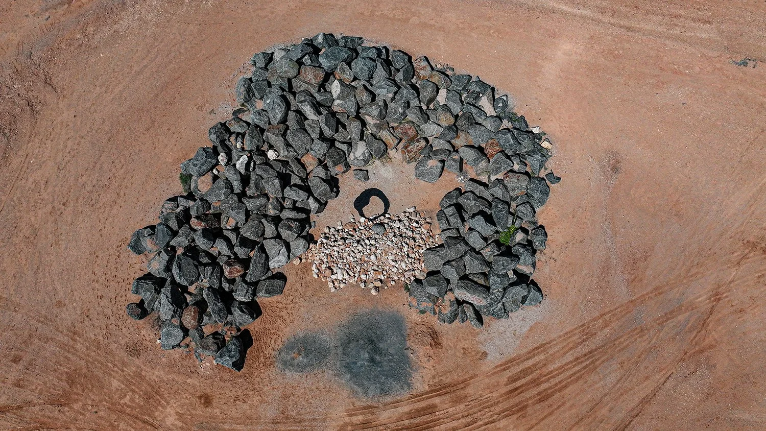 Caroline Christie-Coxon, Commodity Earth