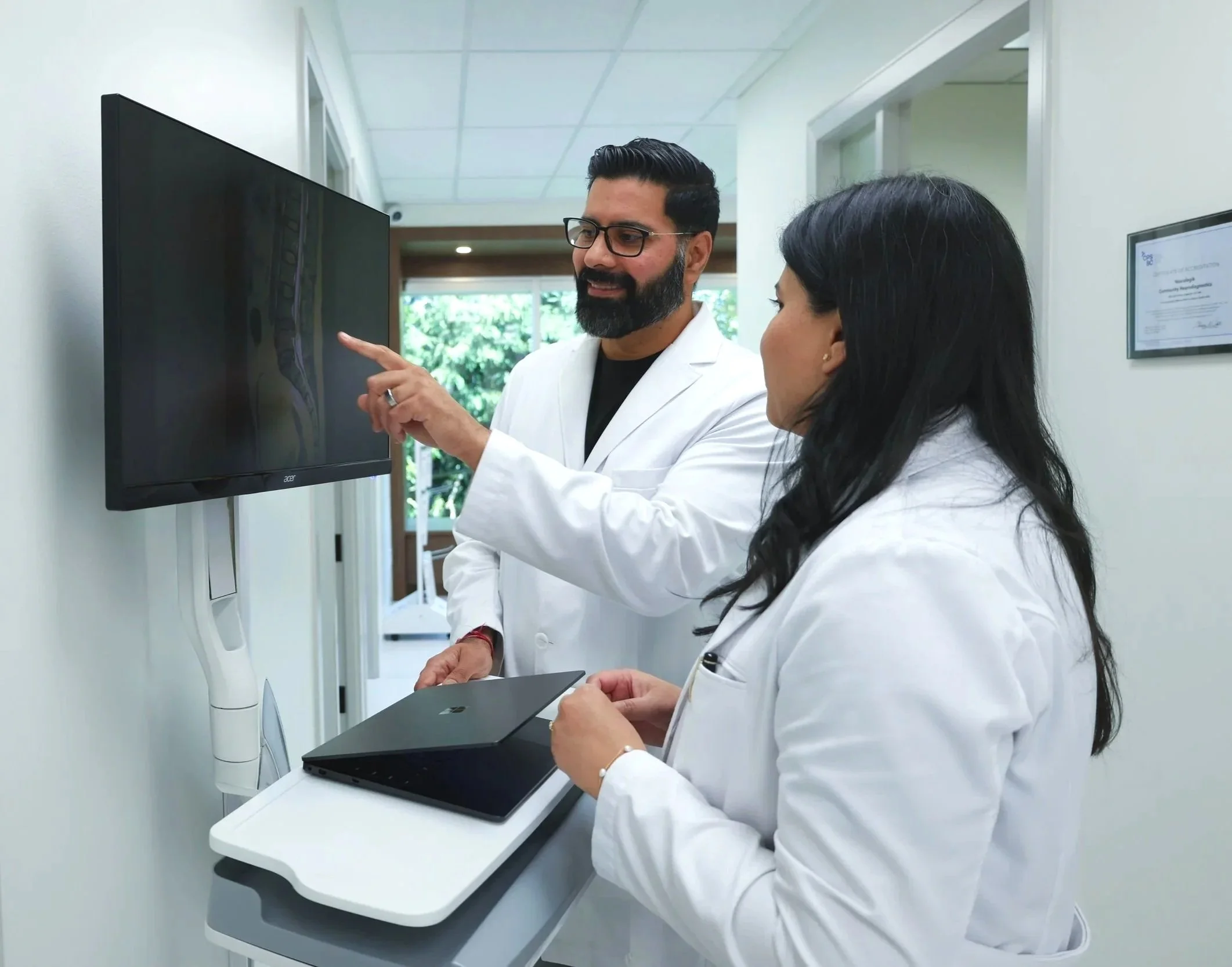 neurologist, neurologists, doctors, MRI review