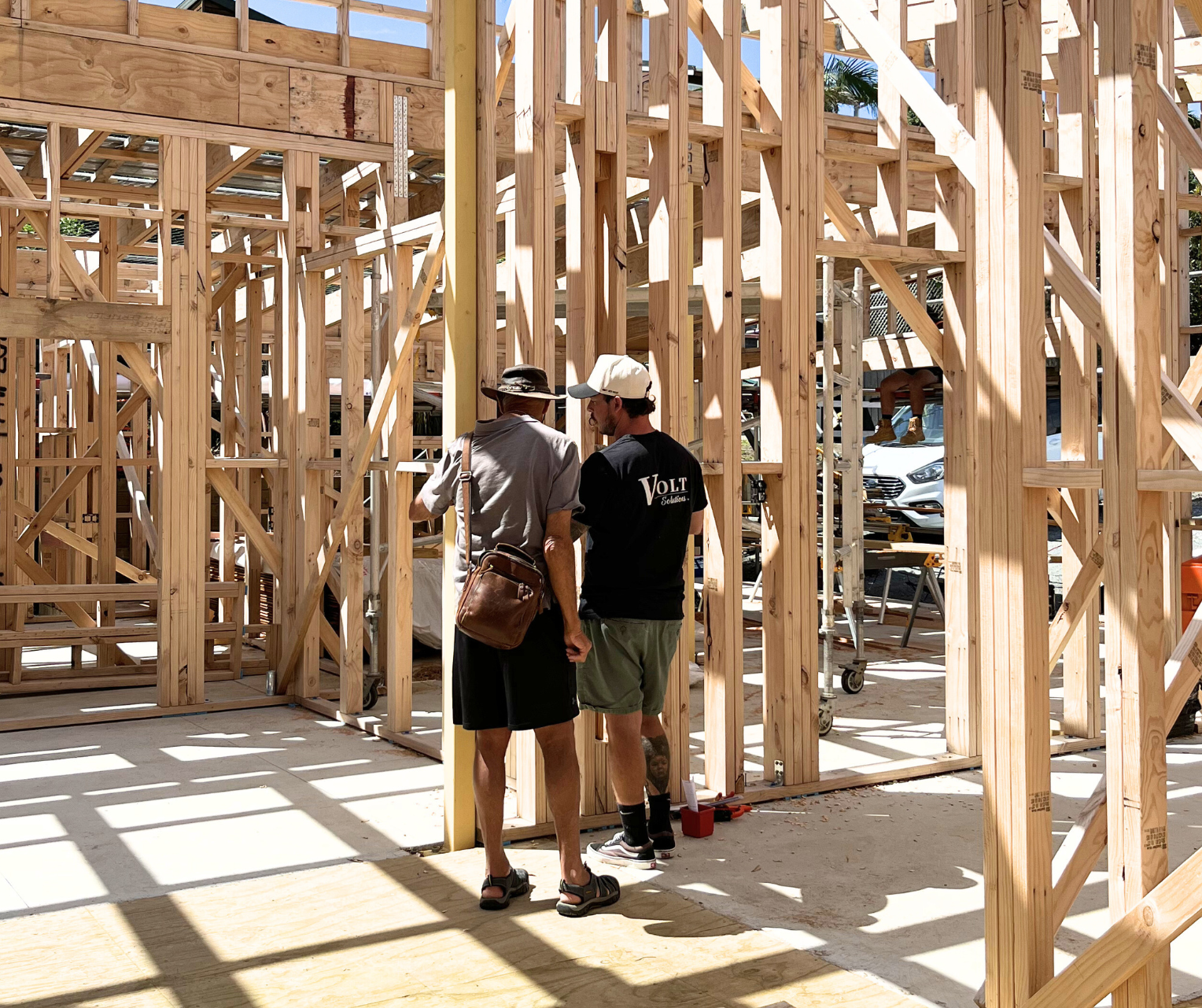 Electrician working on new build in Army Bay with client Auckland