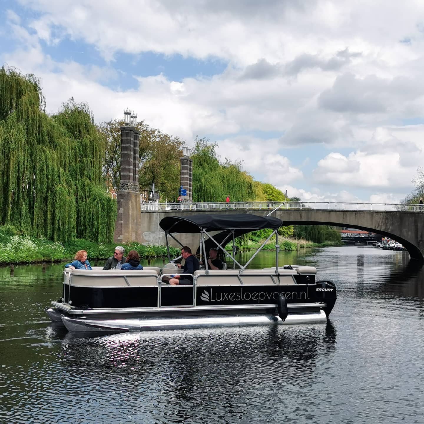 Wist u dat wij ook een luxe sloep hebben? Voor meer info: www.luxesloepvaren.nl