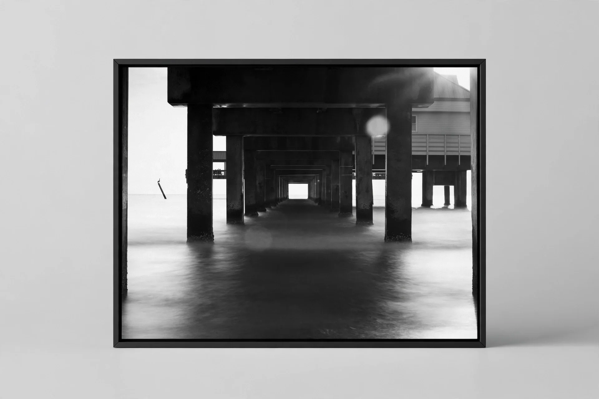 media-generation-pier60-framed-canvas-0-47317885-54fd-4b28-ba3e-b86ad281d9e8.webp
