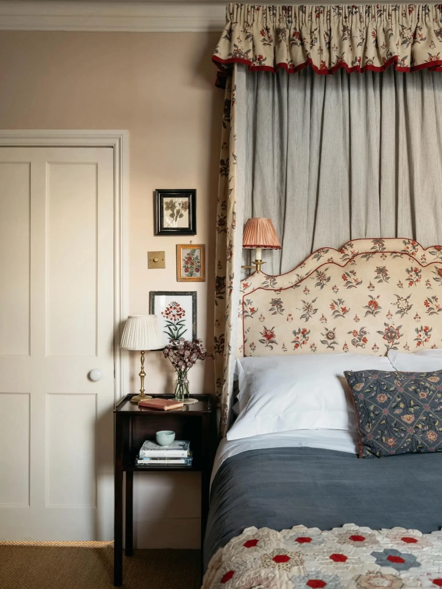 Clocks go forward tonight, losing an hour but gaining British Summer Time which I think we can all agree is worth giving up one lie in for.

There are so many beautiful ways to make a bed and bedroom feel special, this half tester is one I designed f