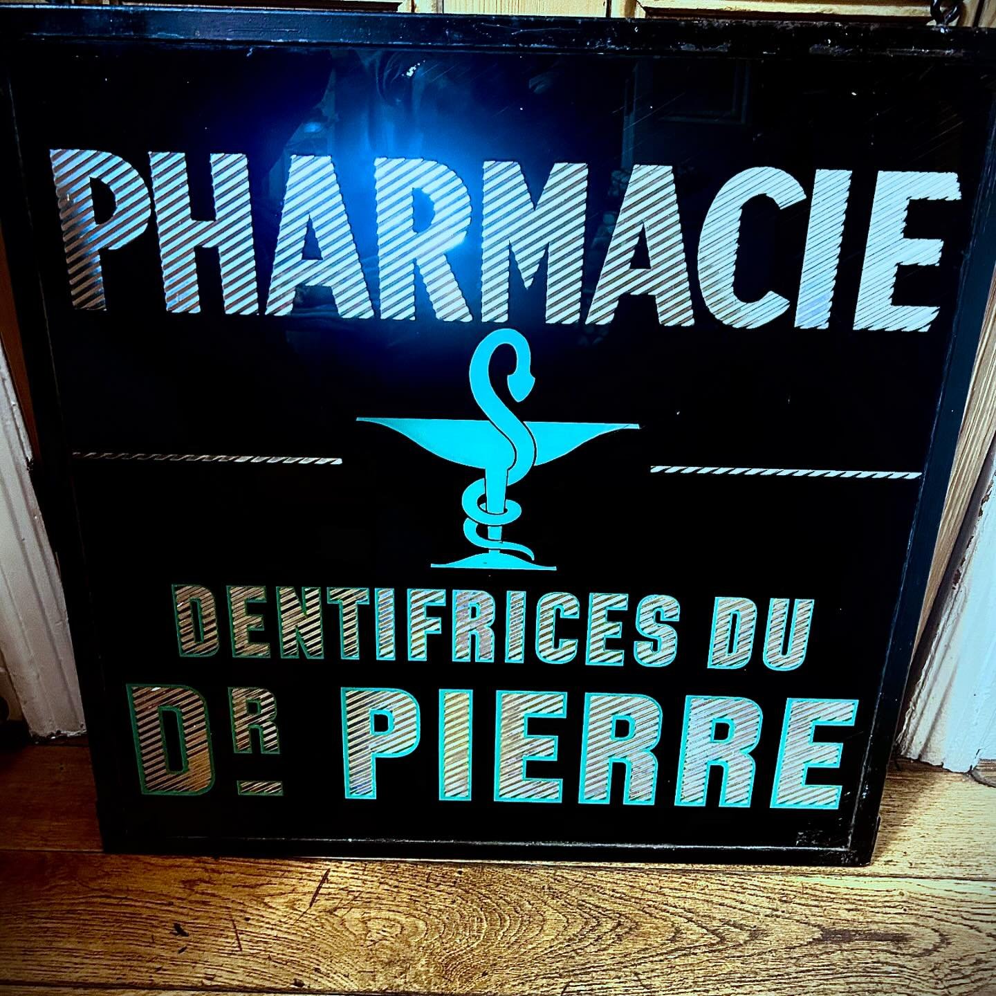 Beautiful double sided French Pharmacy sign with aluminium lettering sandwiched between glass in mint condition 
Available now 

#vintage #vintageinterior #vintageindustrial #interiors #interiordesign #pharmacy #pharmacy💊 #pharmacysign #vintageshopd