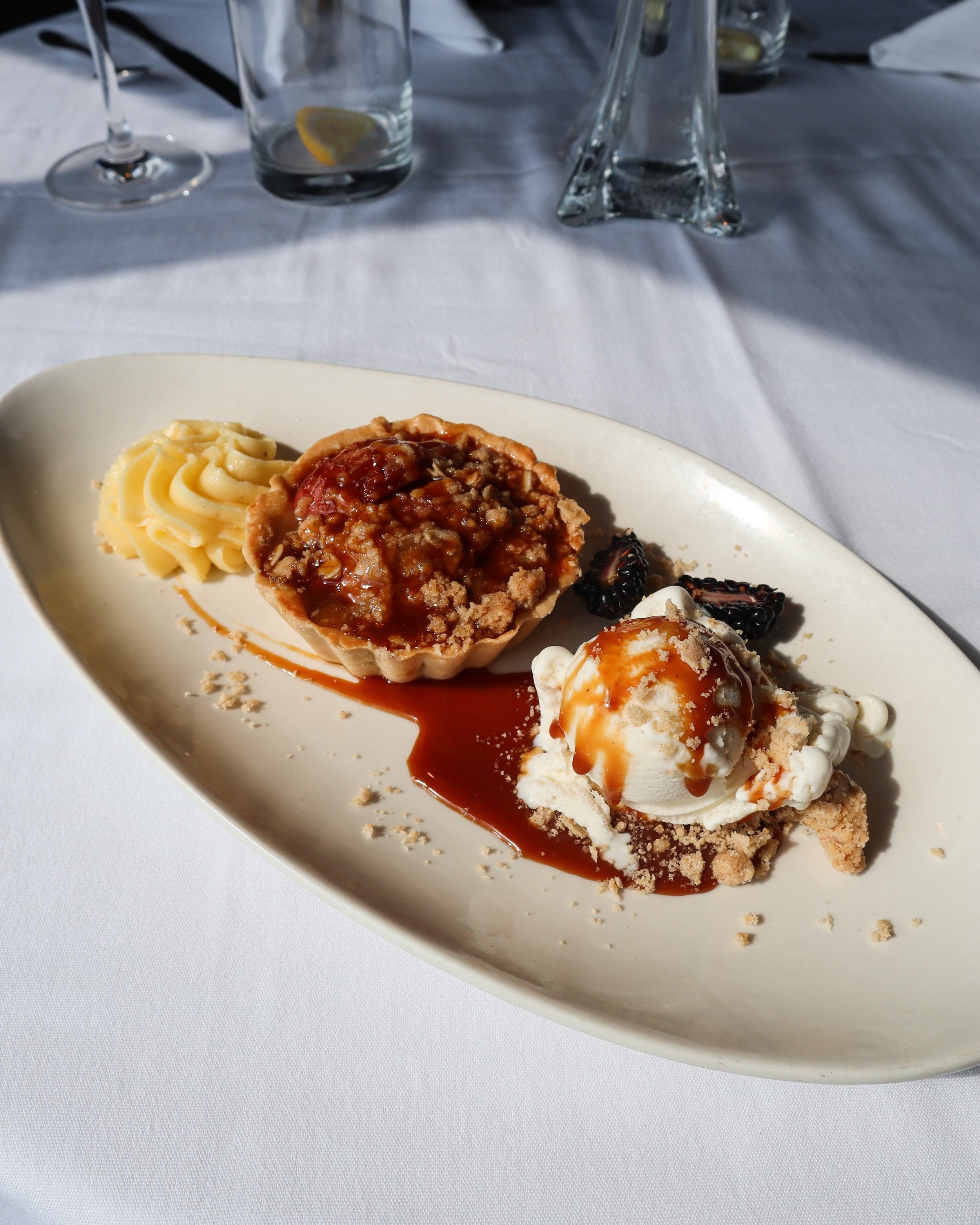 Beach-Bistro-Peach-Tarte-Vanilla-Ice-Cream.jpg