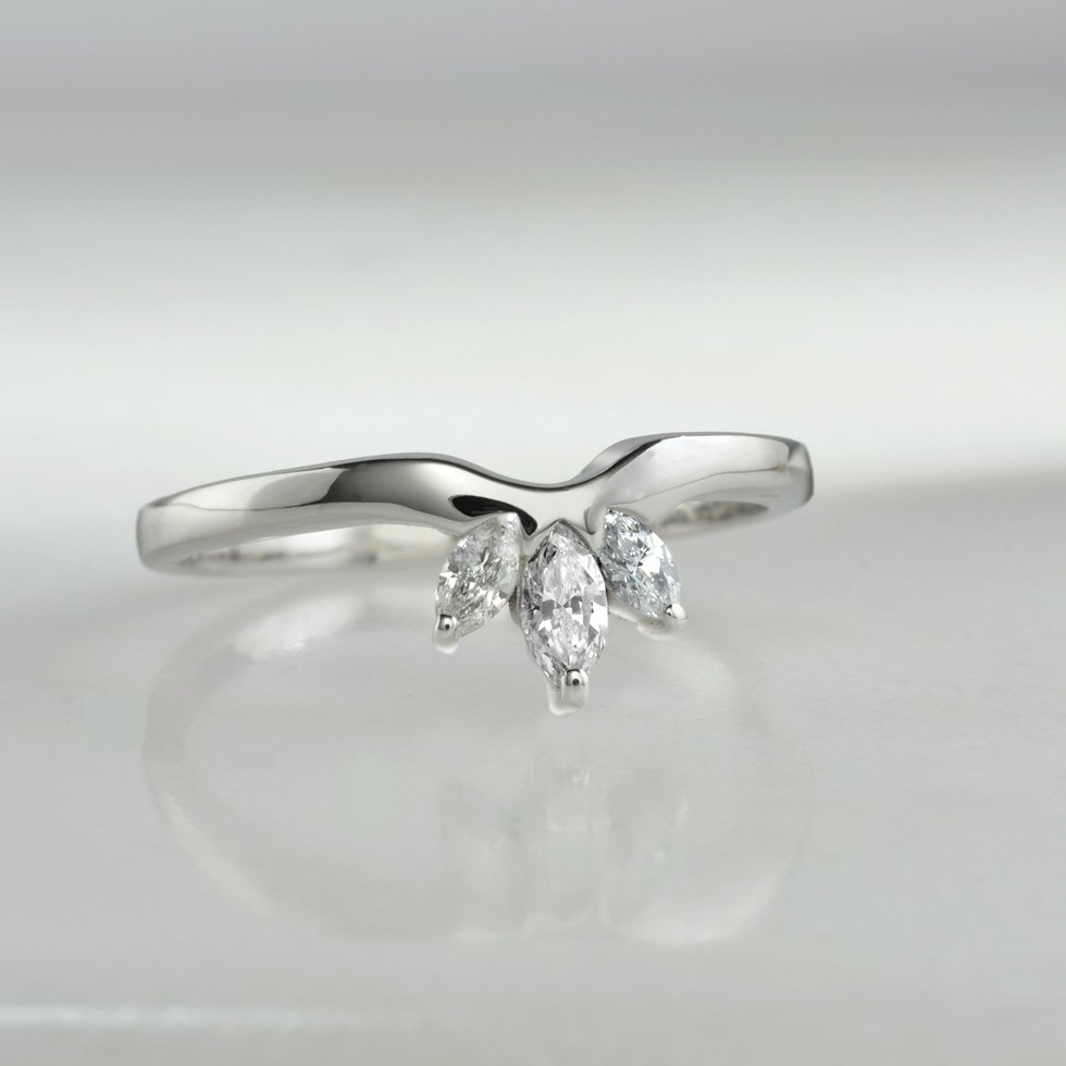 2045-diamond-wedding-ring2.jpg
